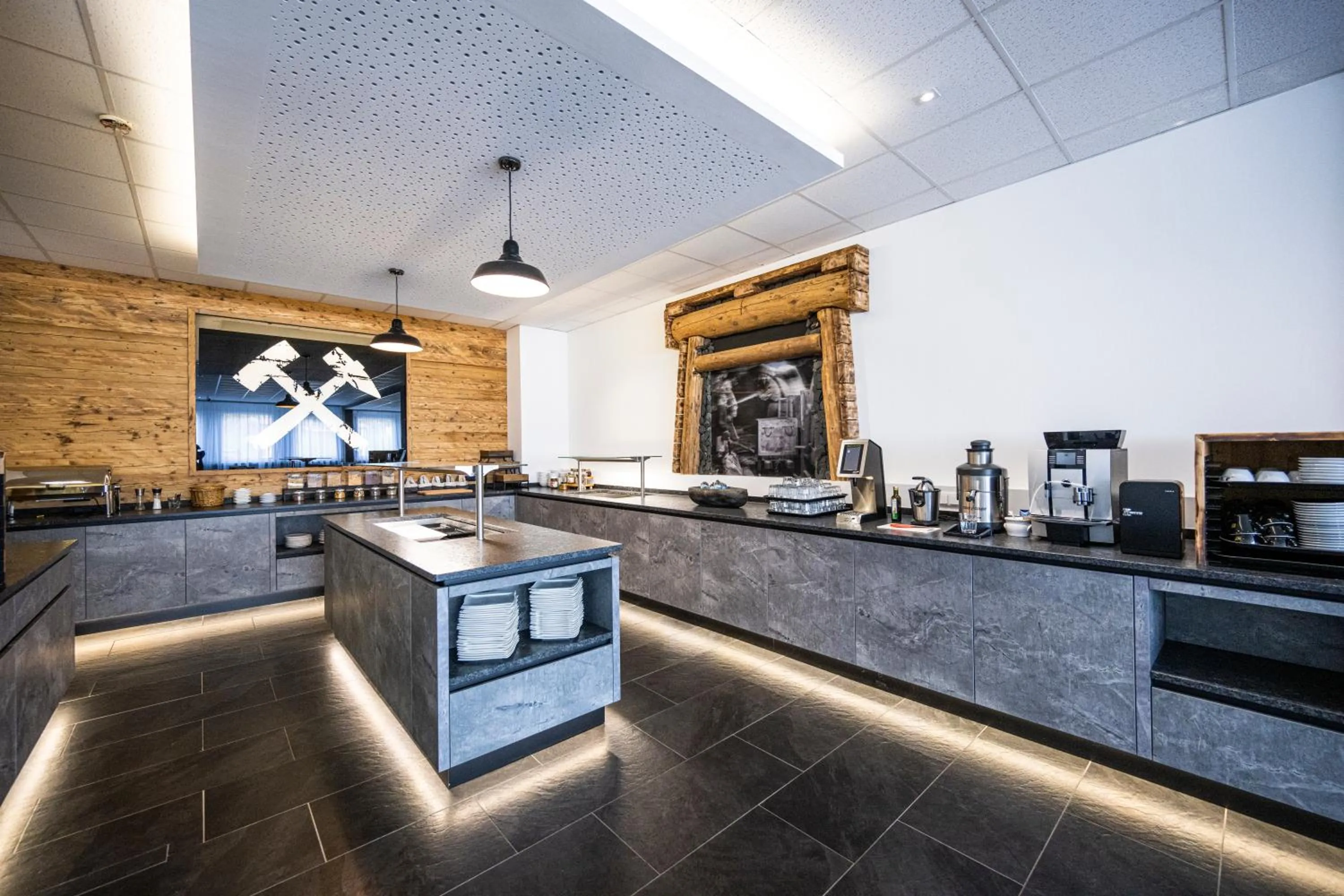 Kitchen or kitchenette in Hotel Fohnsdorf