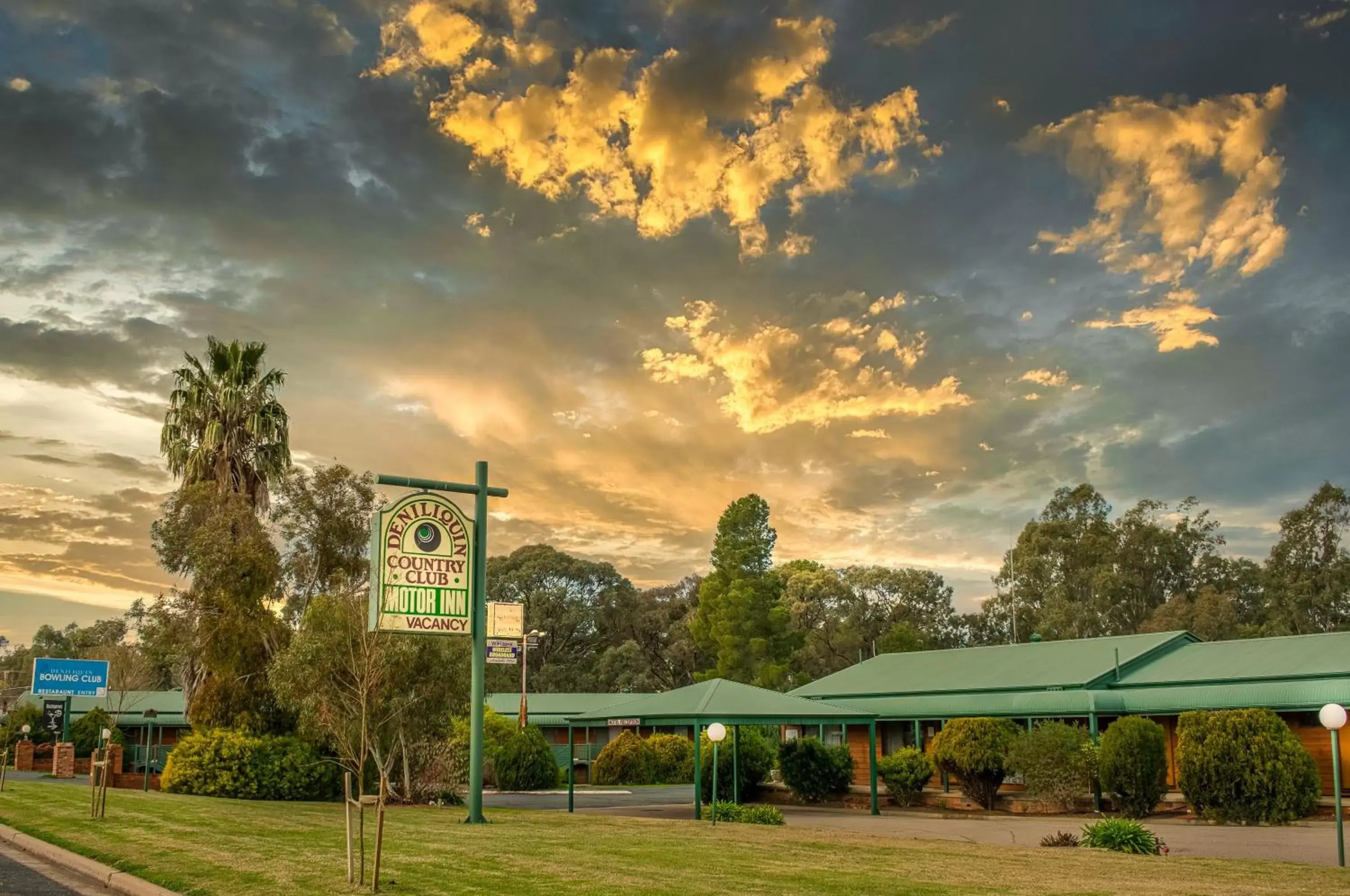 Deniliquin Country Club Motor Inn Deniliquin Country Club Motor Inn