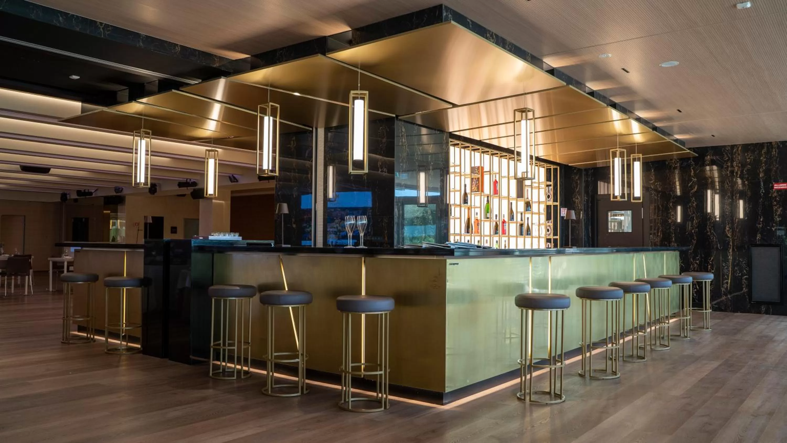 Lounge or bar in UNA HOTELS MH Matera