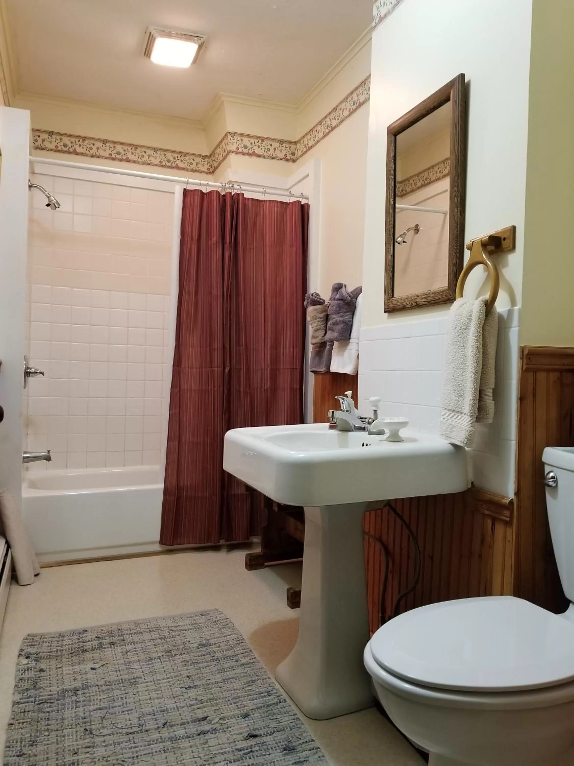 Standard Double Room with Shared Bathroom in Trails End Inn