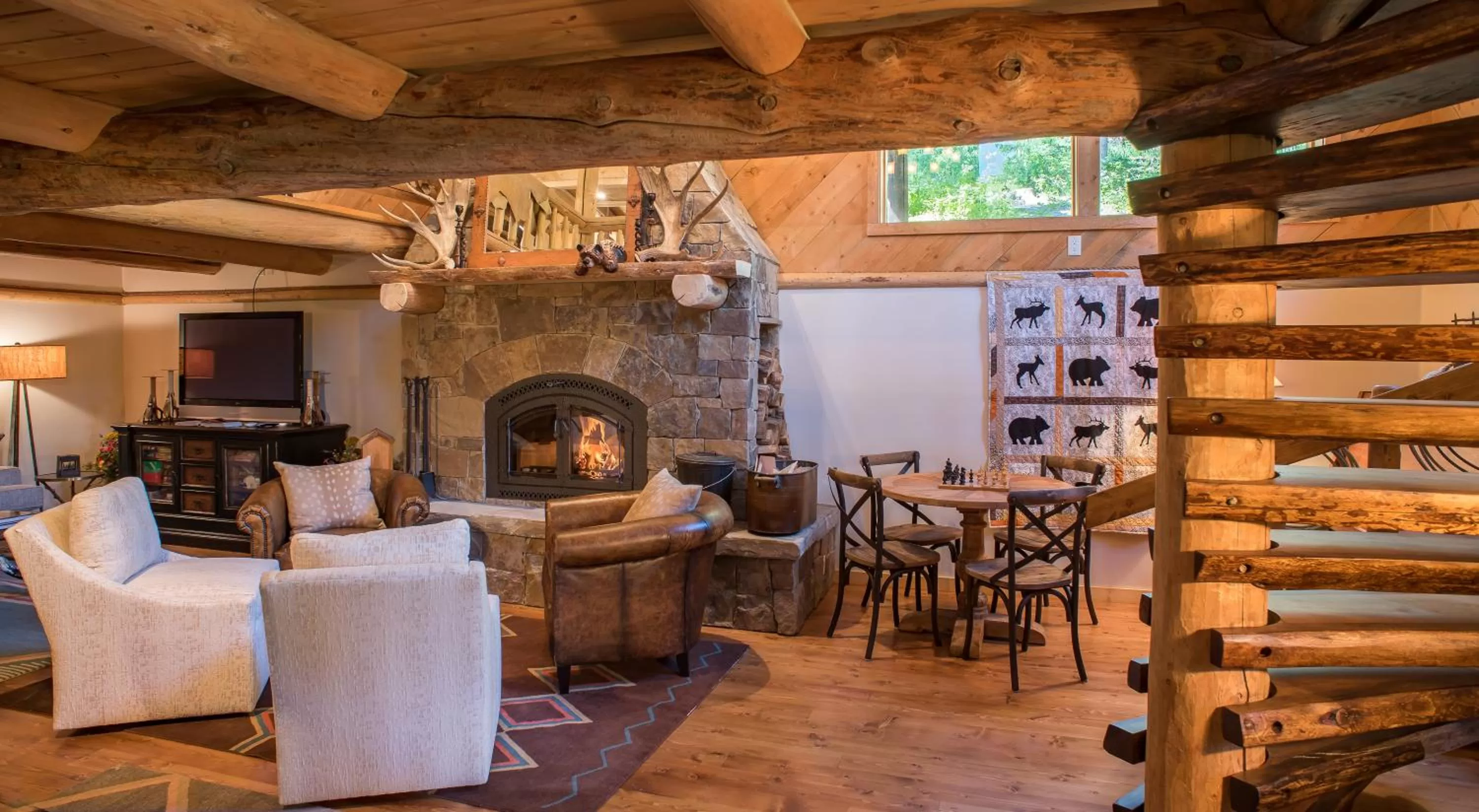 Communal lounge/ TV room in Jackson Hole Hideout