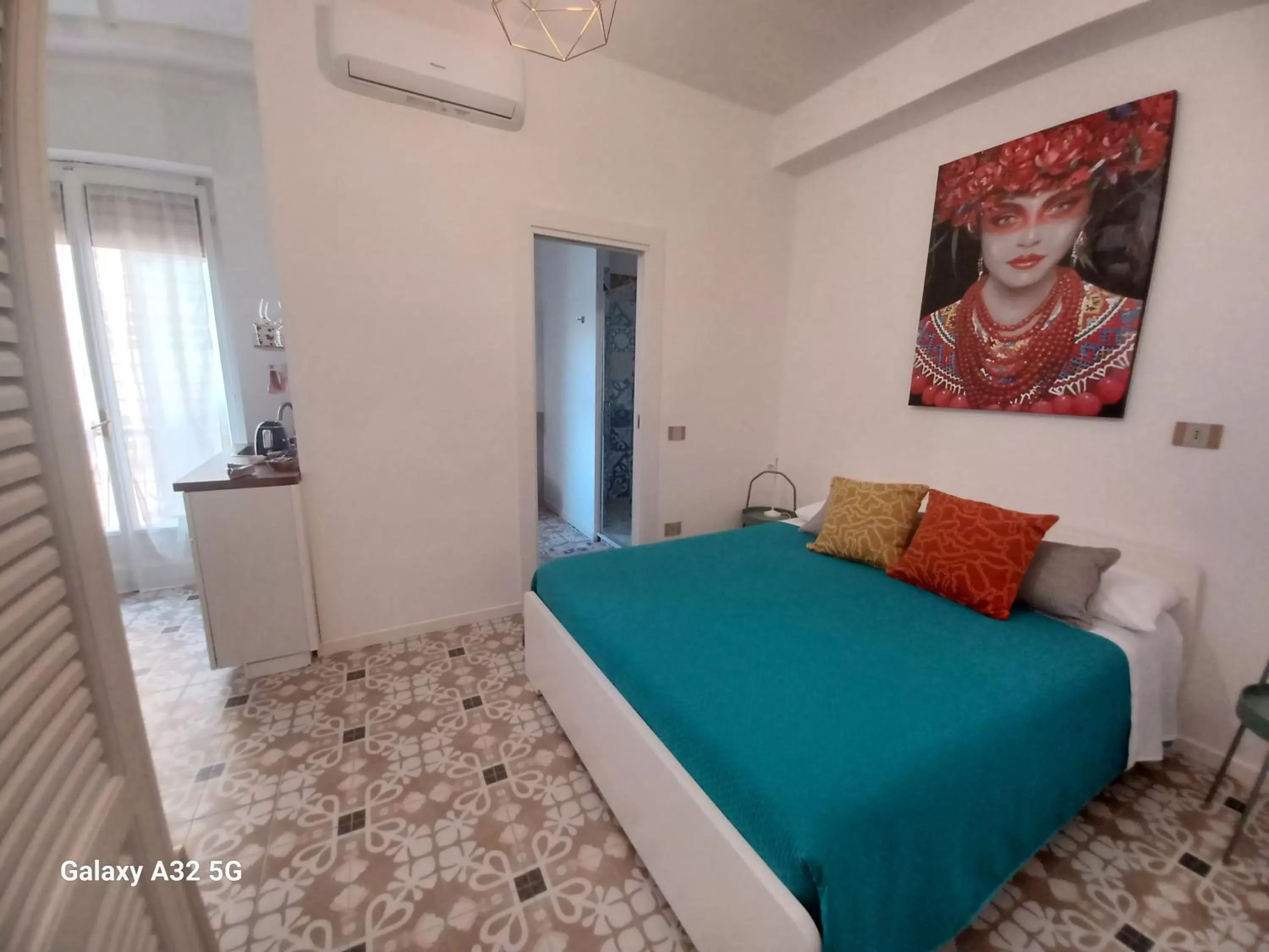 Photo of the whole room, Bed in Edahouse