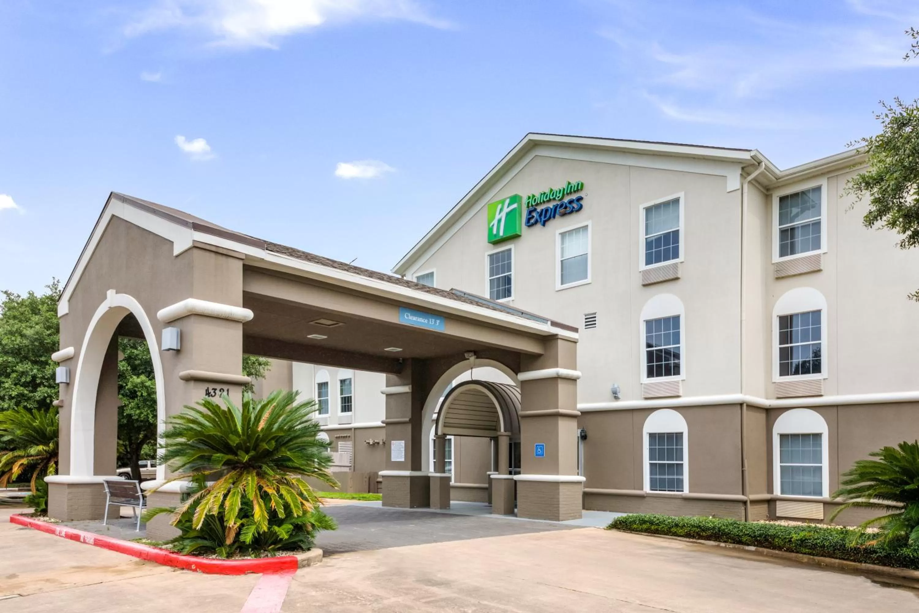 Property building in Holiday Inn Express Hotel & Suites Columbus by IHG