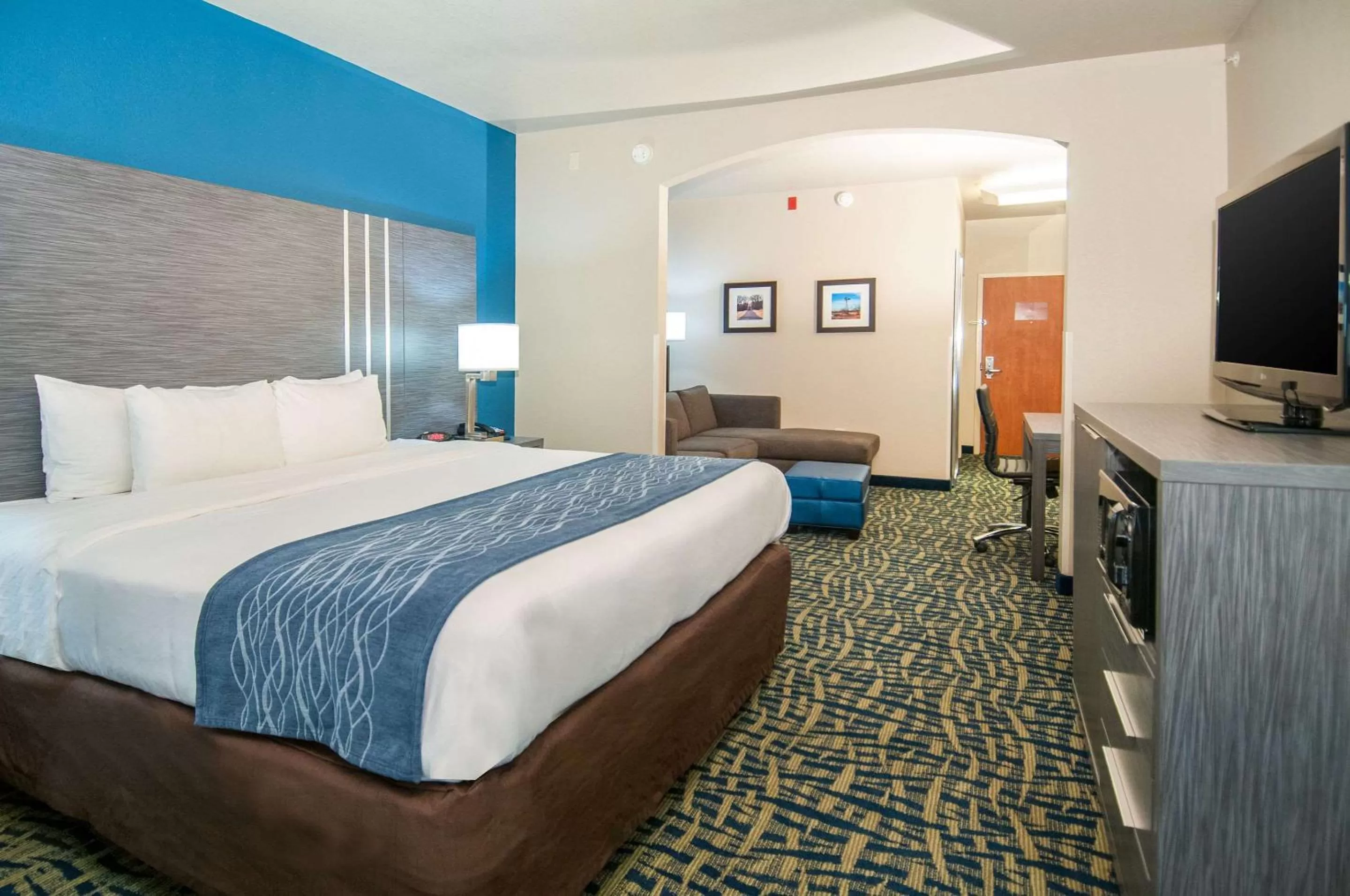 Photo of the whole room, Bed in Comfort Inn & Suites Pauls Valley - City Lake