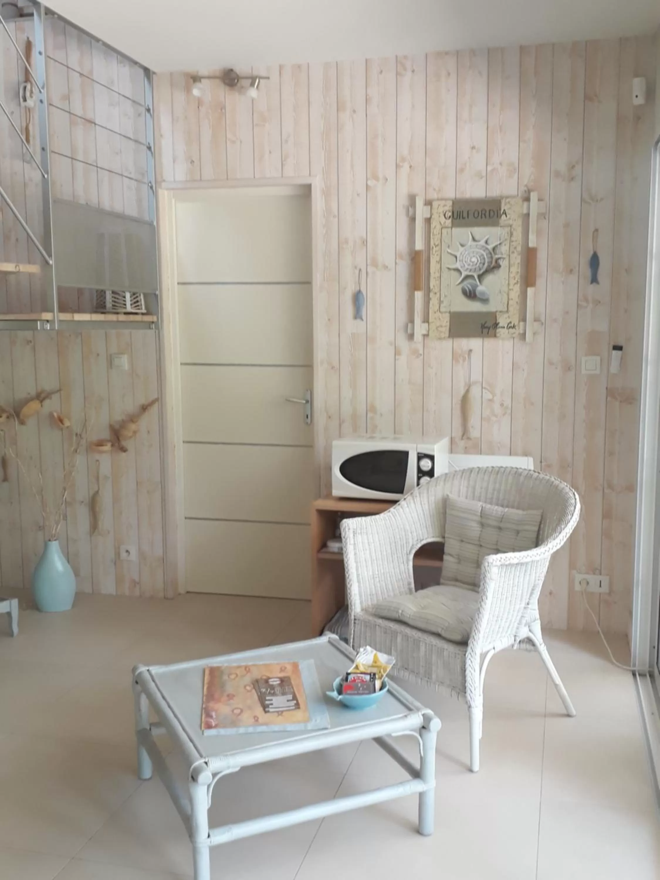 Decorative detail, Seating Area in B&B La Forêt de Charmeuse