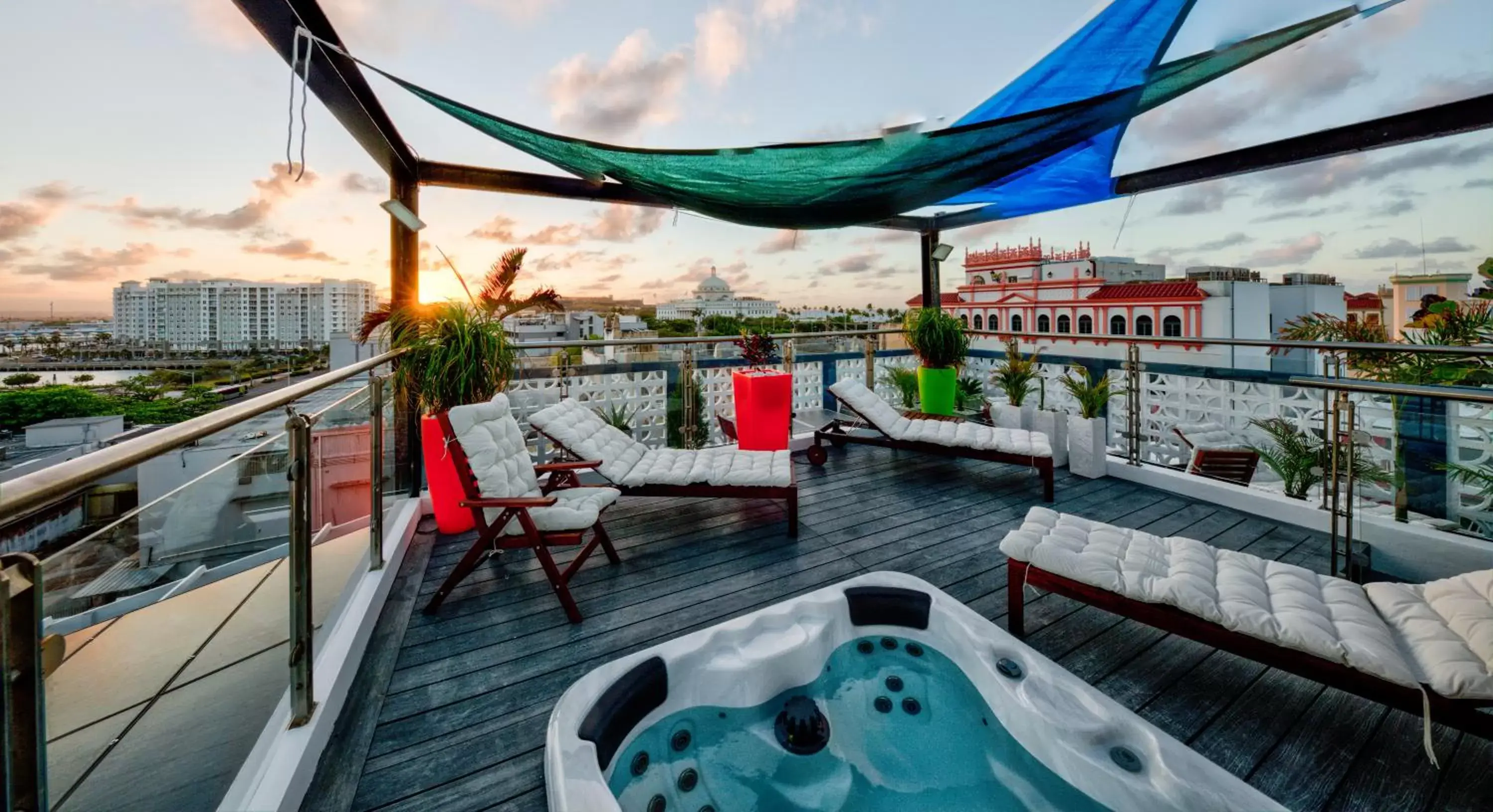 Solarium in Puerto Valdes Solarium in Puerto Valdes