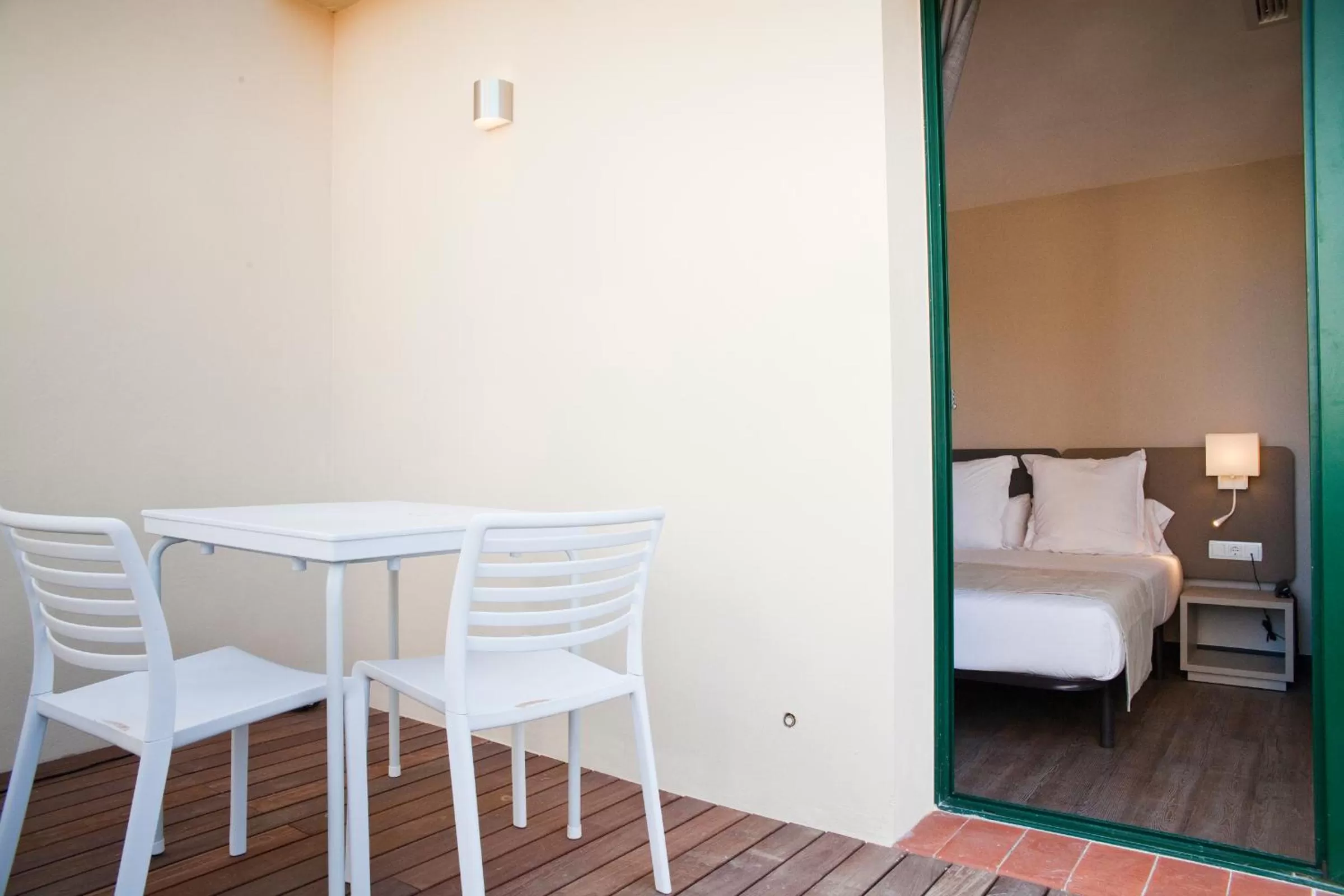 Patio, Bed in May Ramblas Hotel