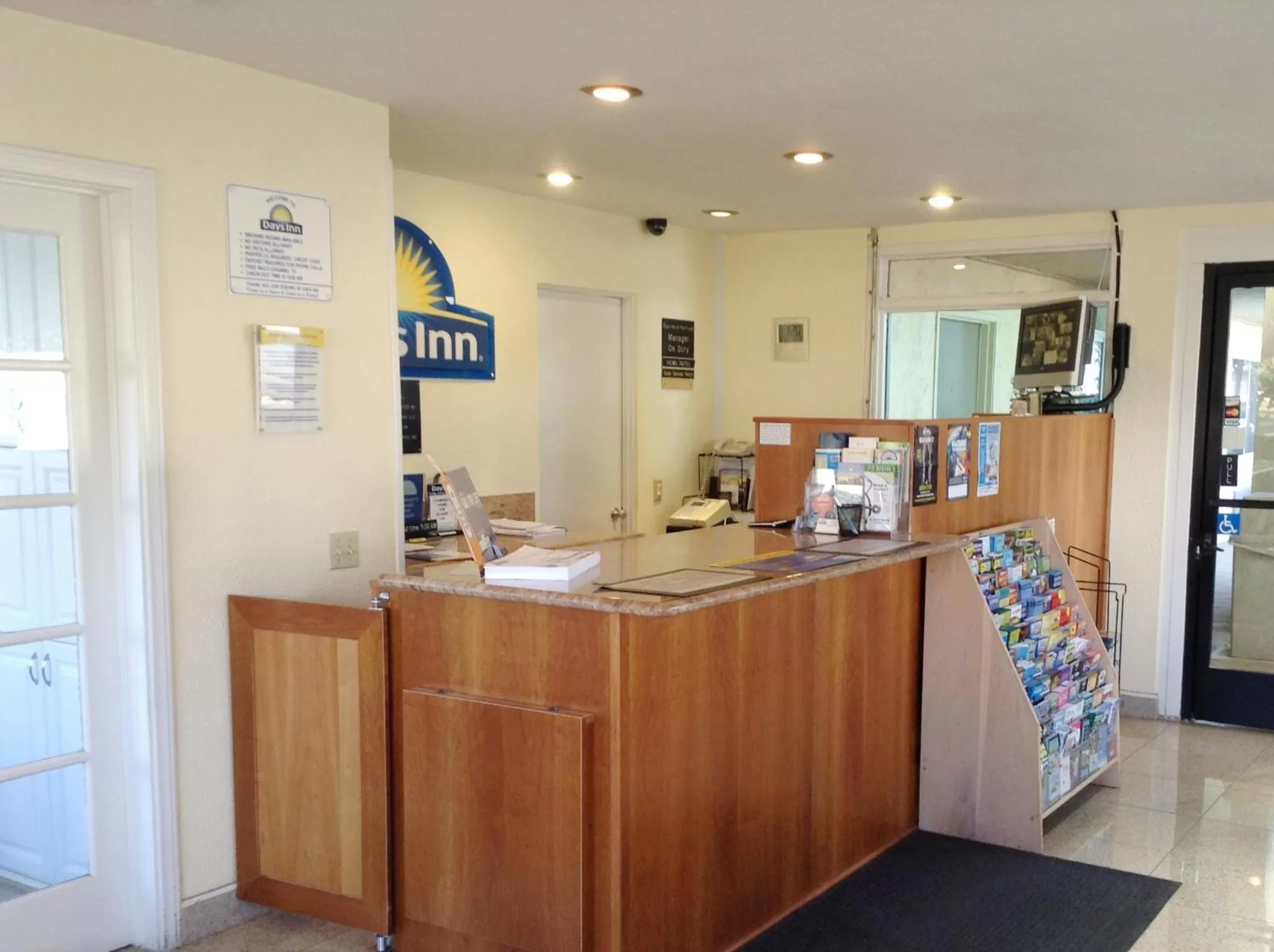 Lobby or reception in Days Inn by Wyndham Oceanside