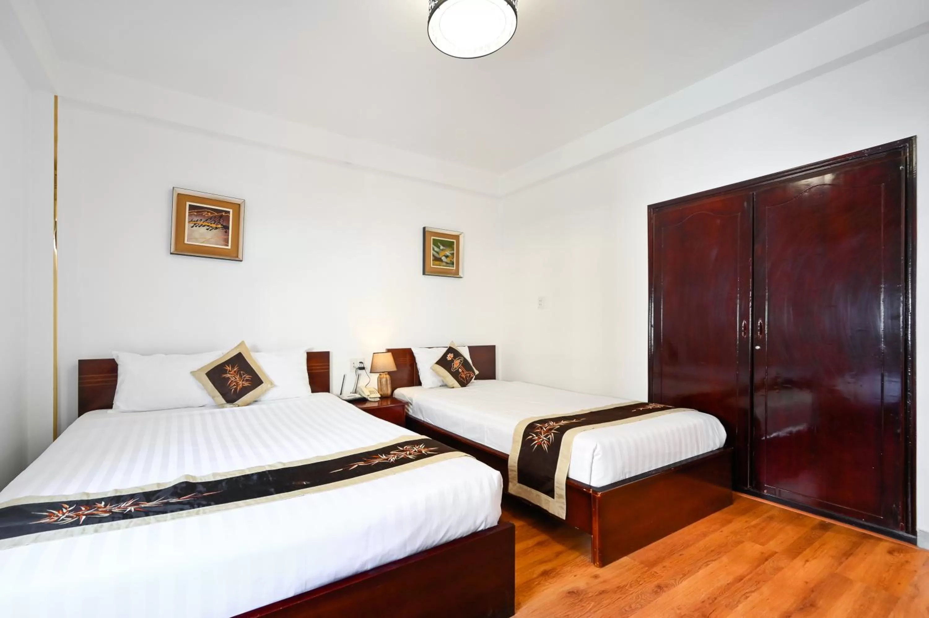 Bedroom in TN Central Hotel