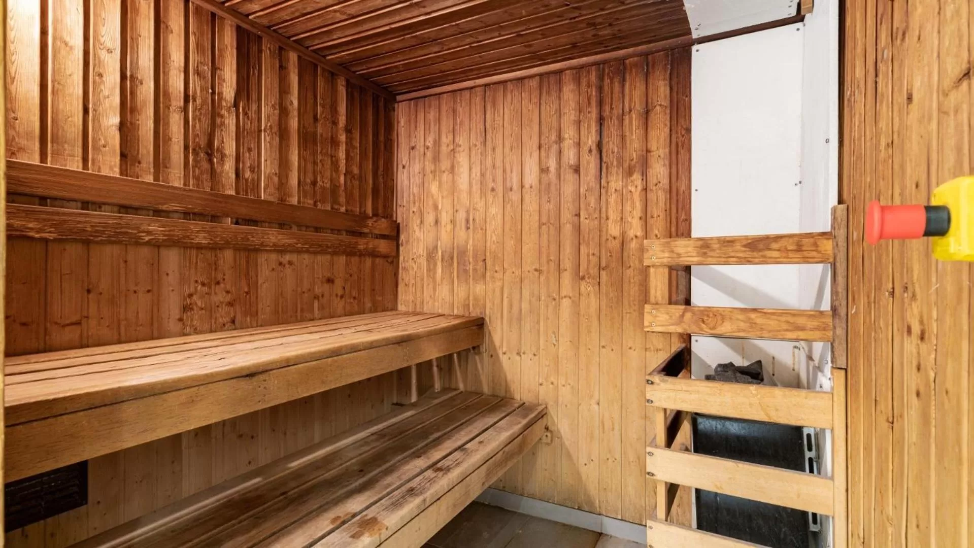 Fitness centre/facilities in Leonardo Hotel Cheltenham