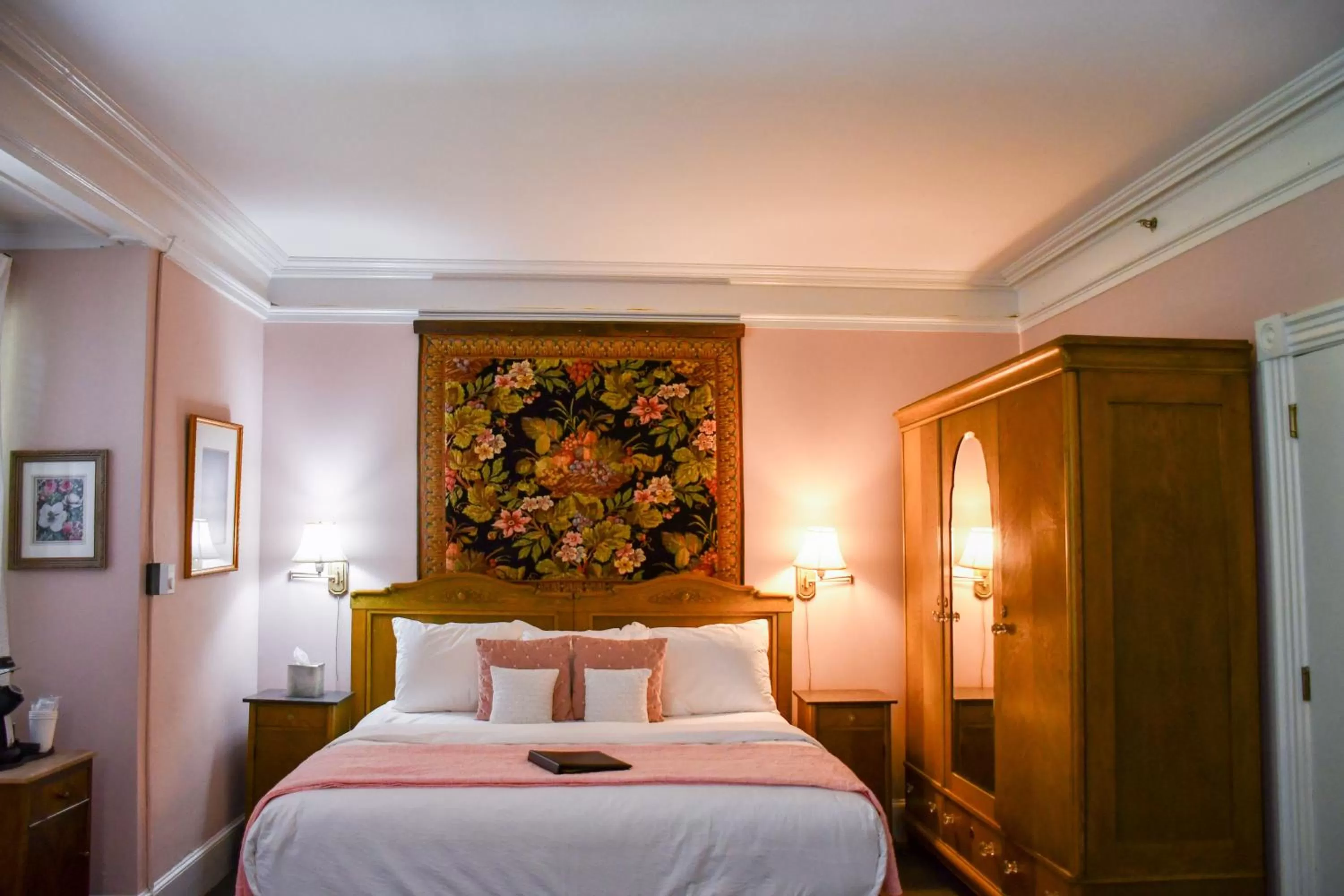 Bed in The Sayre Mansion