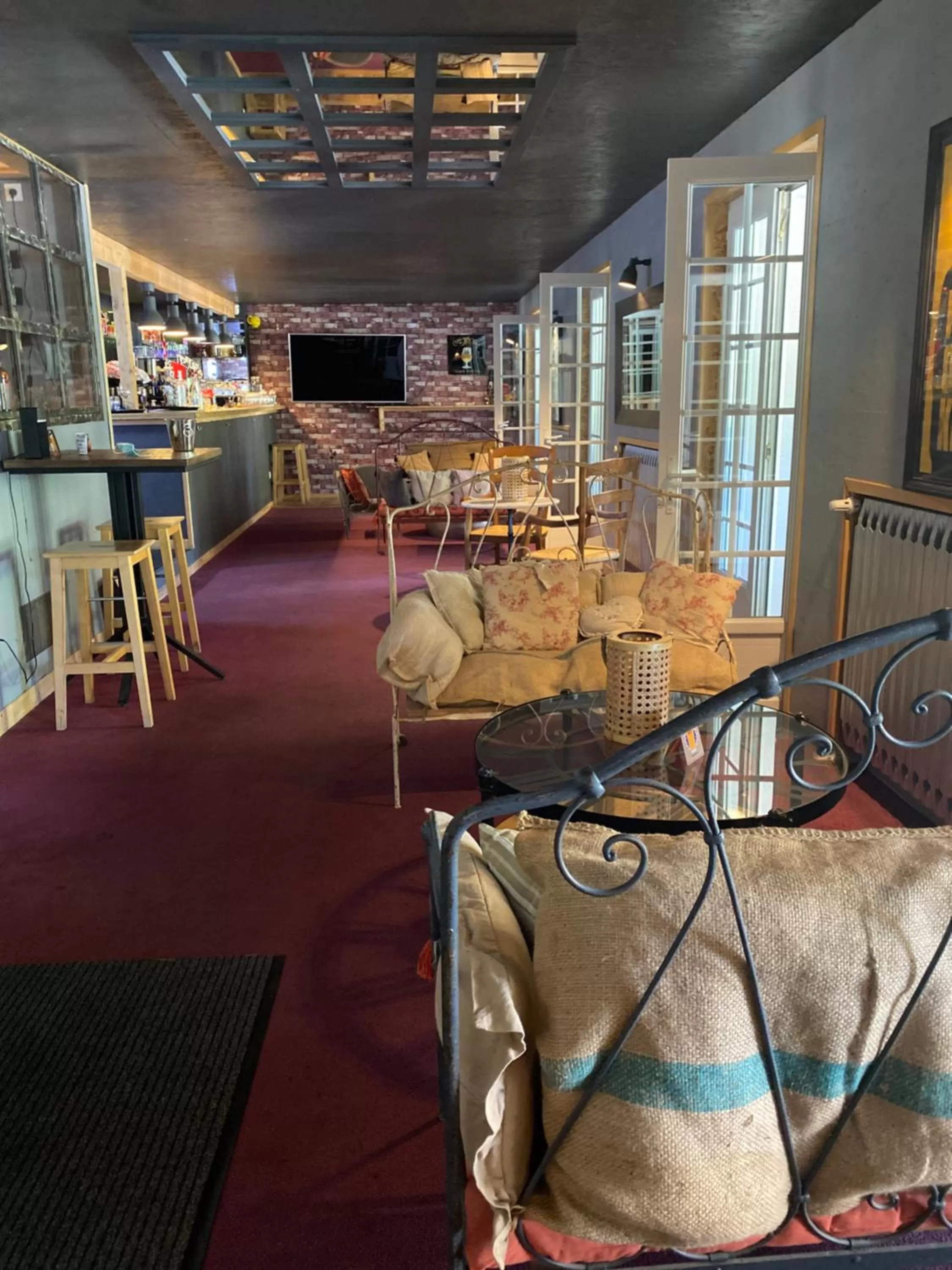 Restaurant/places to eat in Le Plan B - Hôtel 3 étoiles - Restaurant