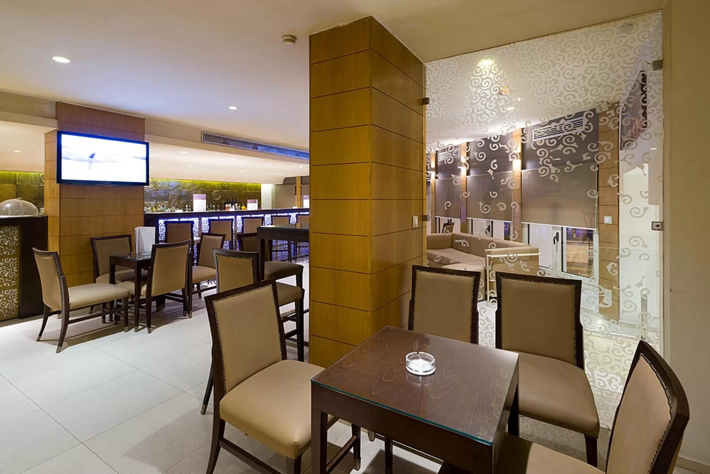 Lounge or bar in Golf Royal Hotel