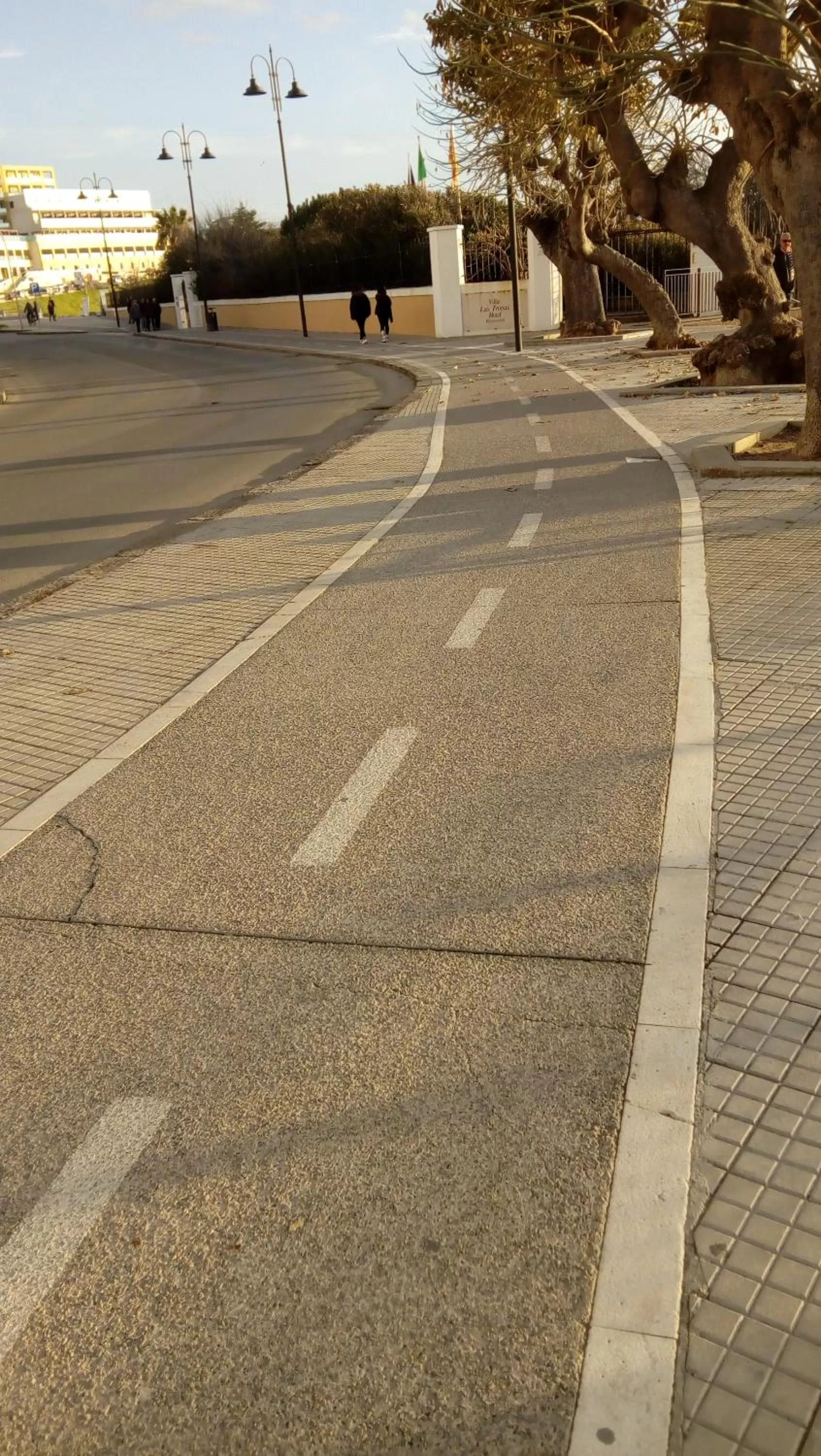 Neighbourhood in Alghero in bicicletta