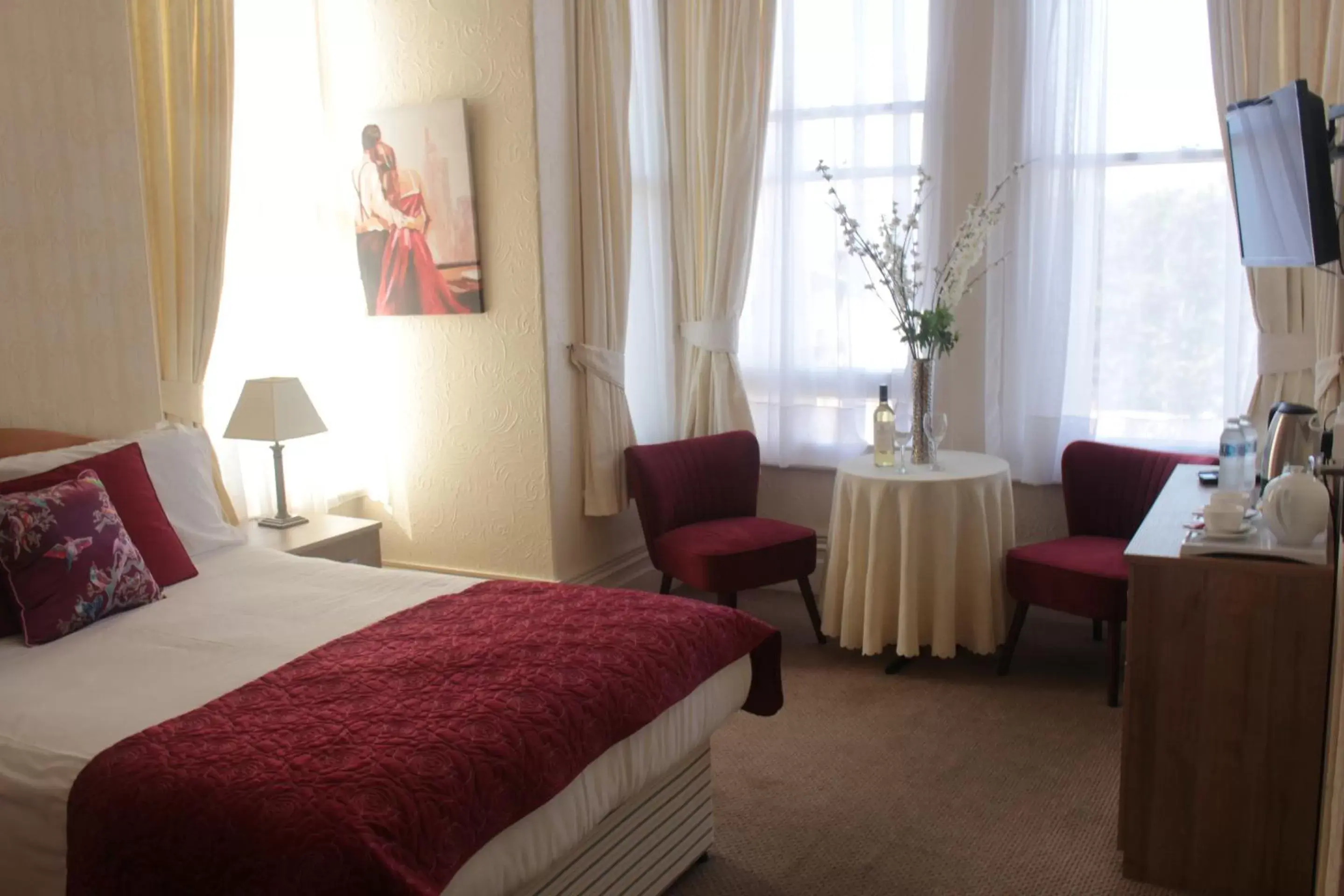 Standard Suite in Cleve Court Hotel Standard Suite in Cleve Court Hotel