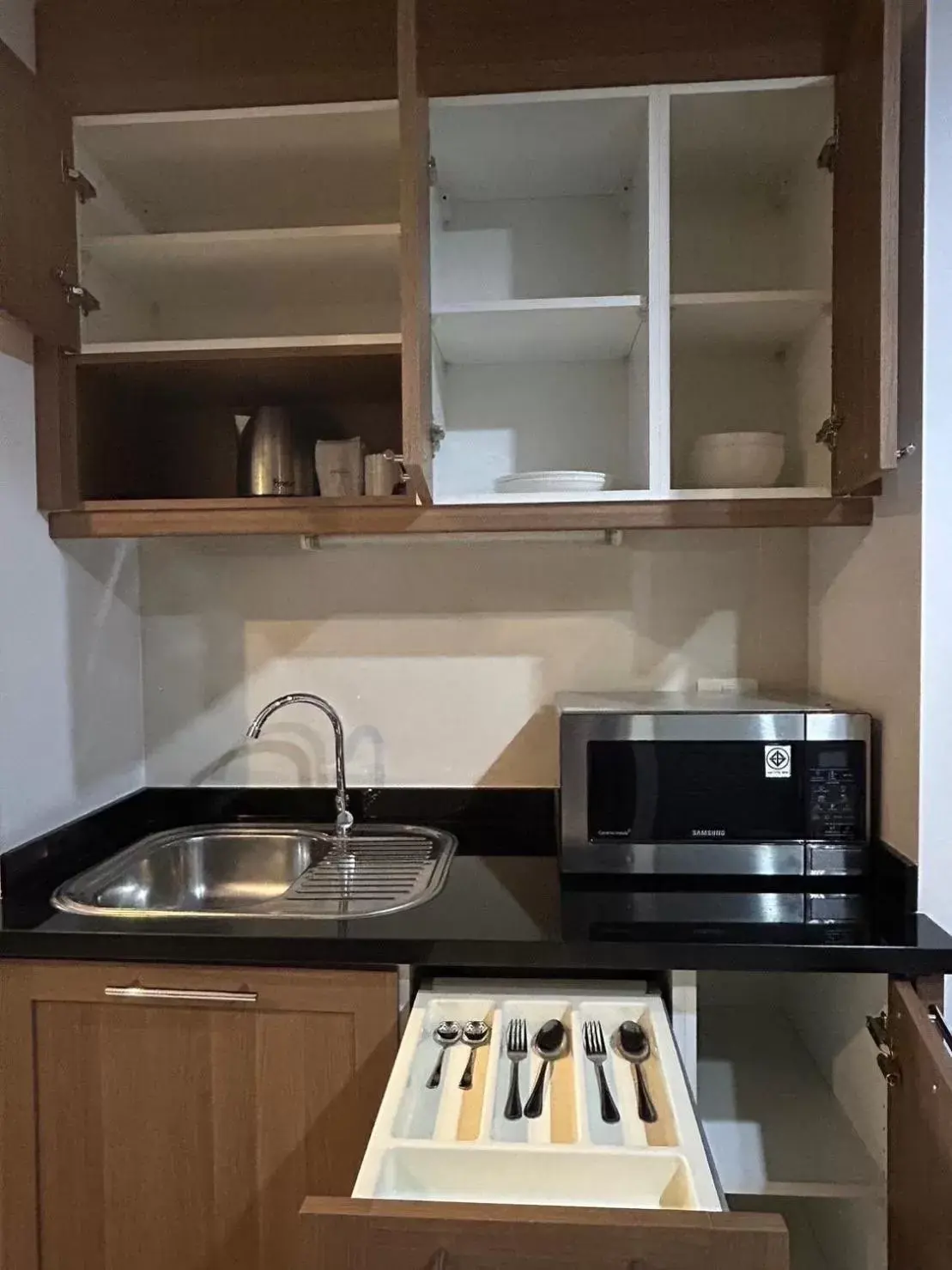 Standard Queen Room in We Grand Ever 9 Standard Queen Room in We Grand Ever 9