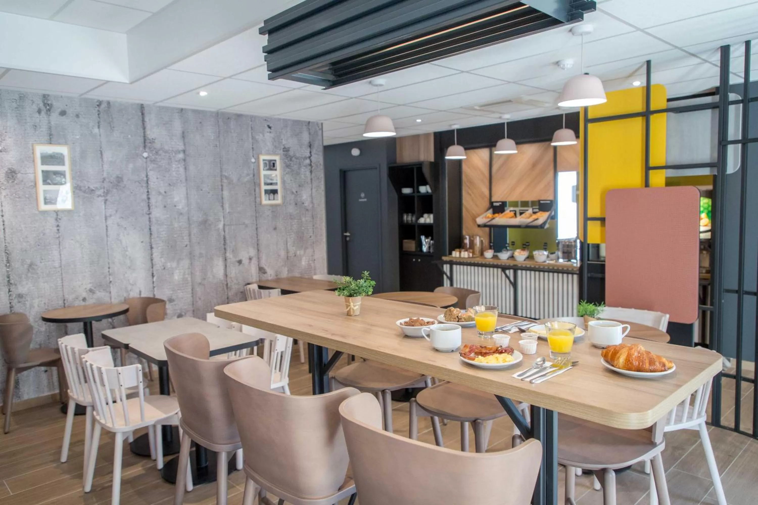 Buffet breakfast in B&B HOTEL Sainte-Maxime Golfe de Saint Tropez