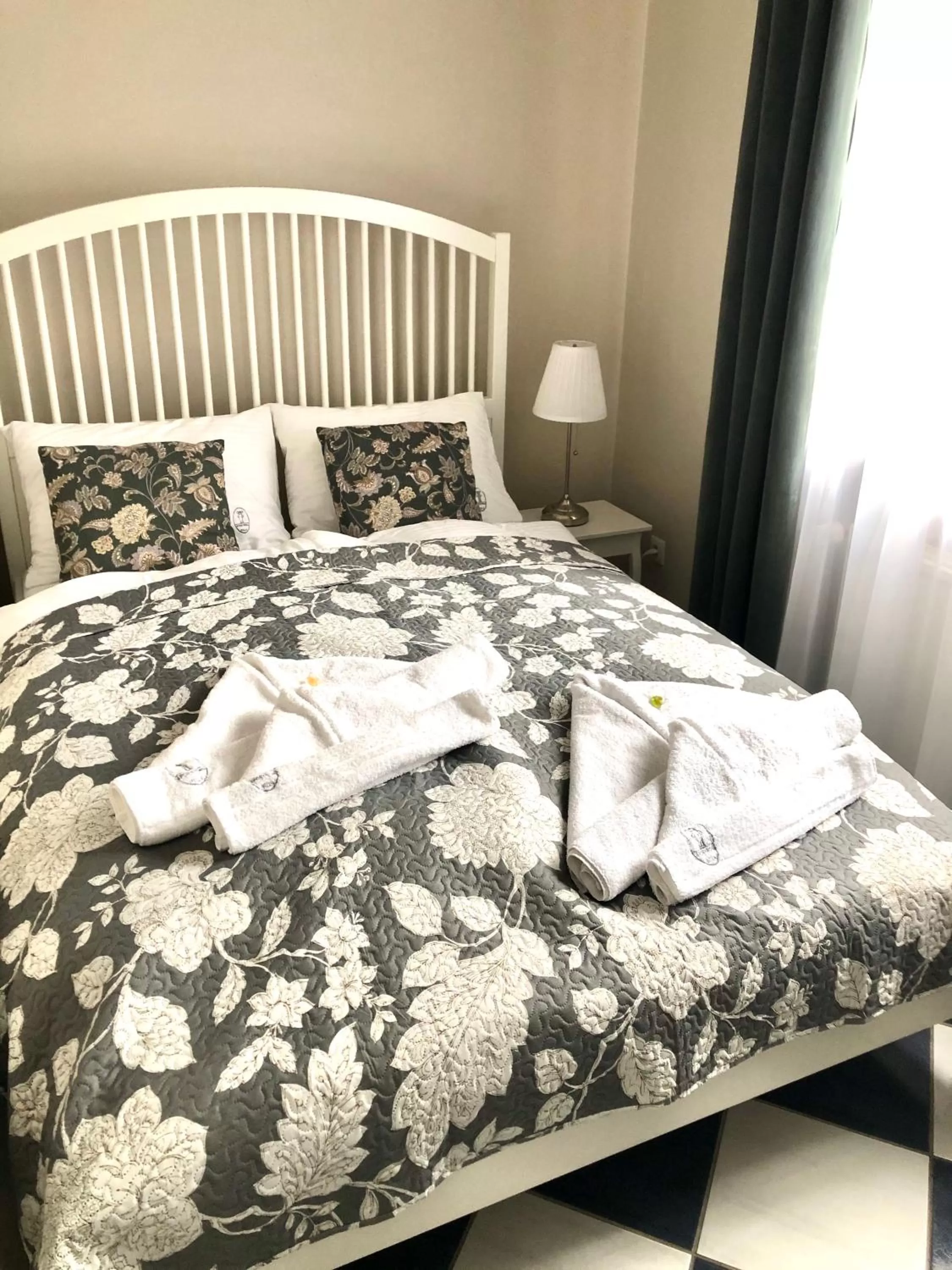 Bed in Willa 4 Pory Roku & Uznam