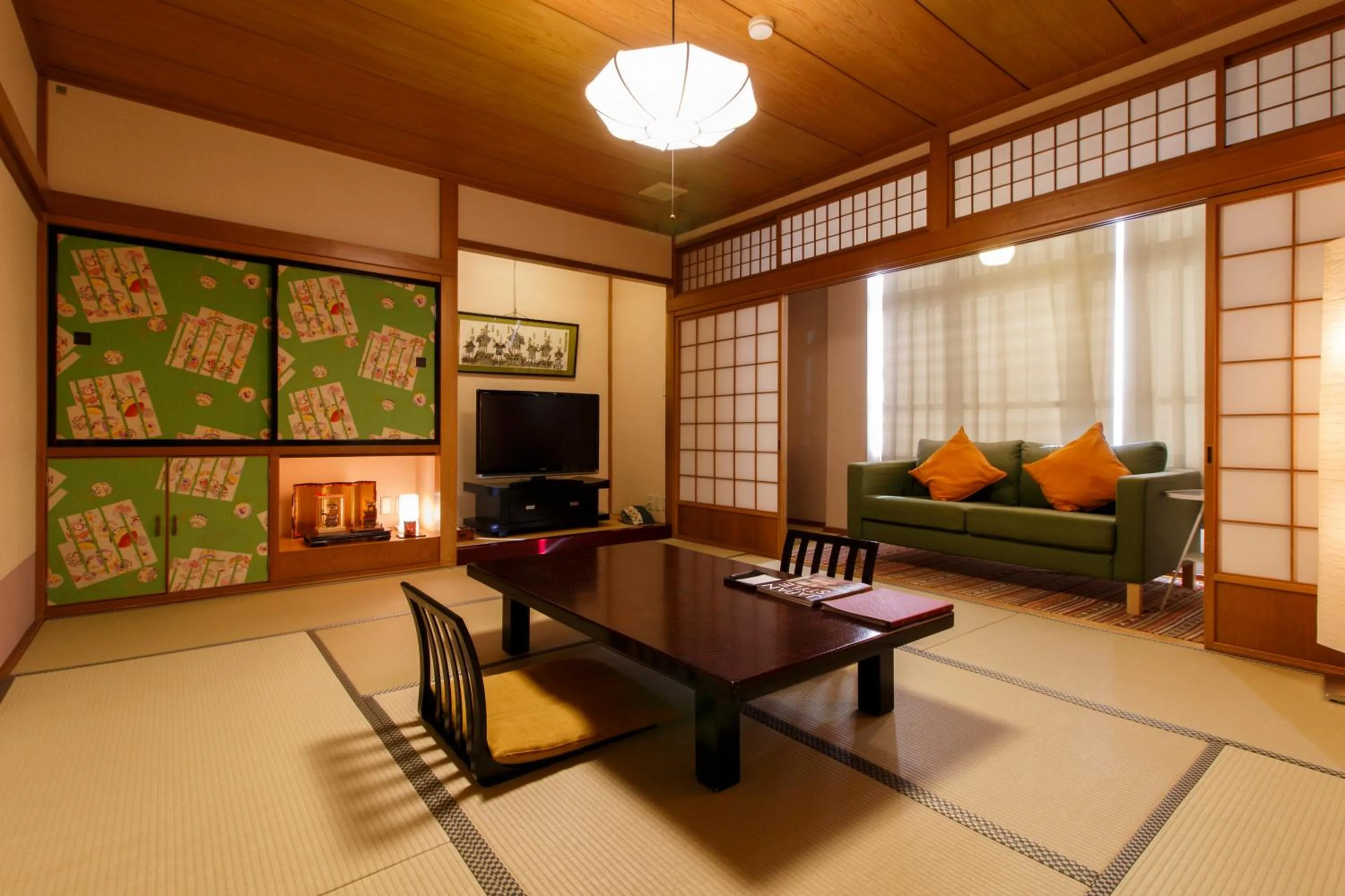 TV and multimedia in Oyado Koto No Yume