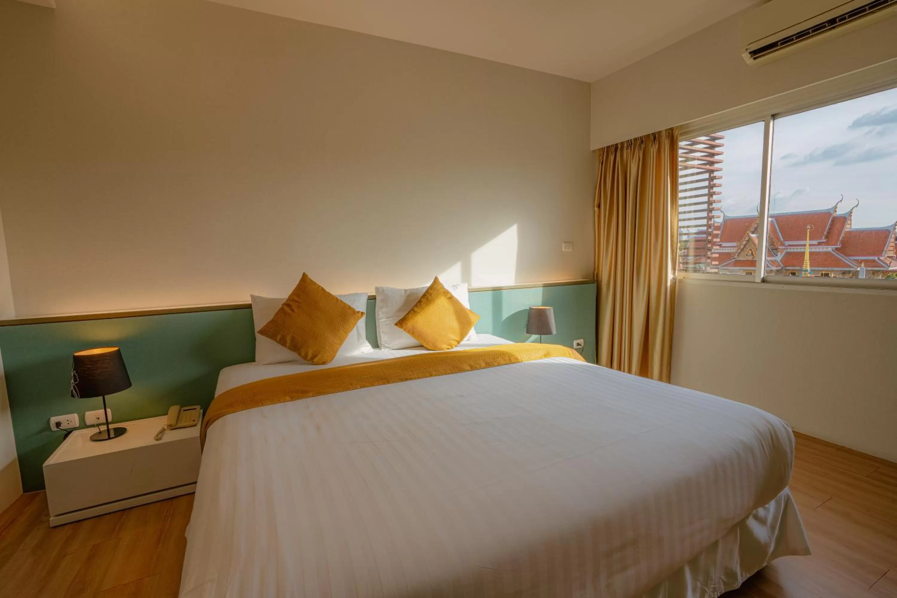 Bed in Peace Land Khaosan