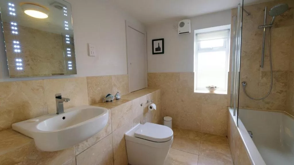 Shower in Chesil Beach Lodge Burton Bradstock Dorset DT64RJ