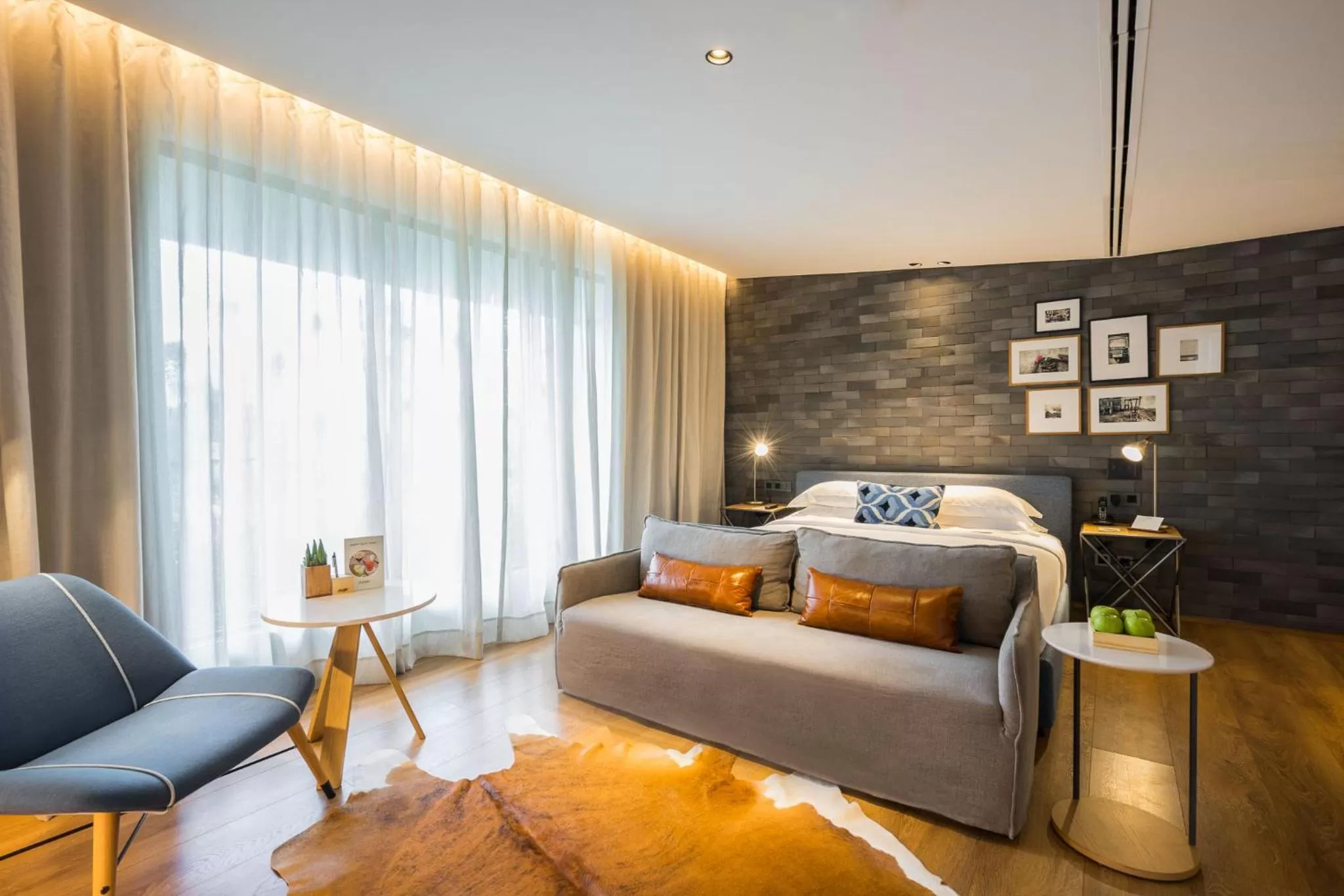 Seating area, Bed in Ad Lib Hotel Bangkok