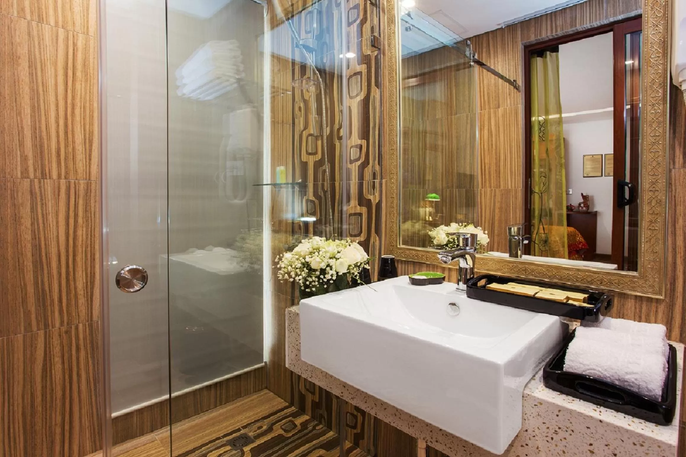 Bathroom in Hanoi Golden Holiday Hotel