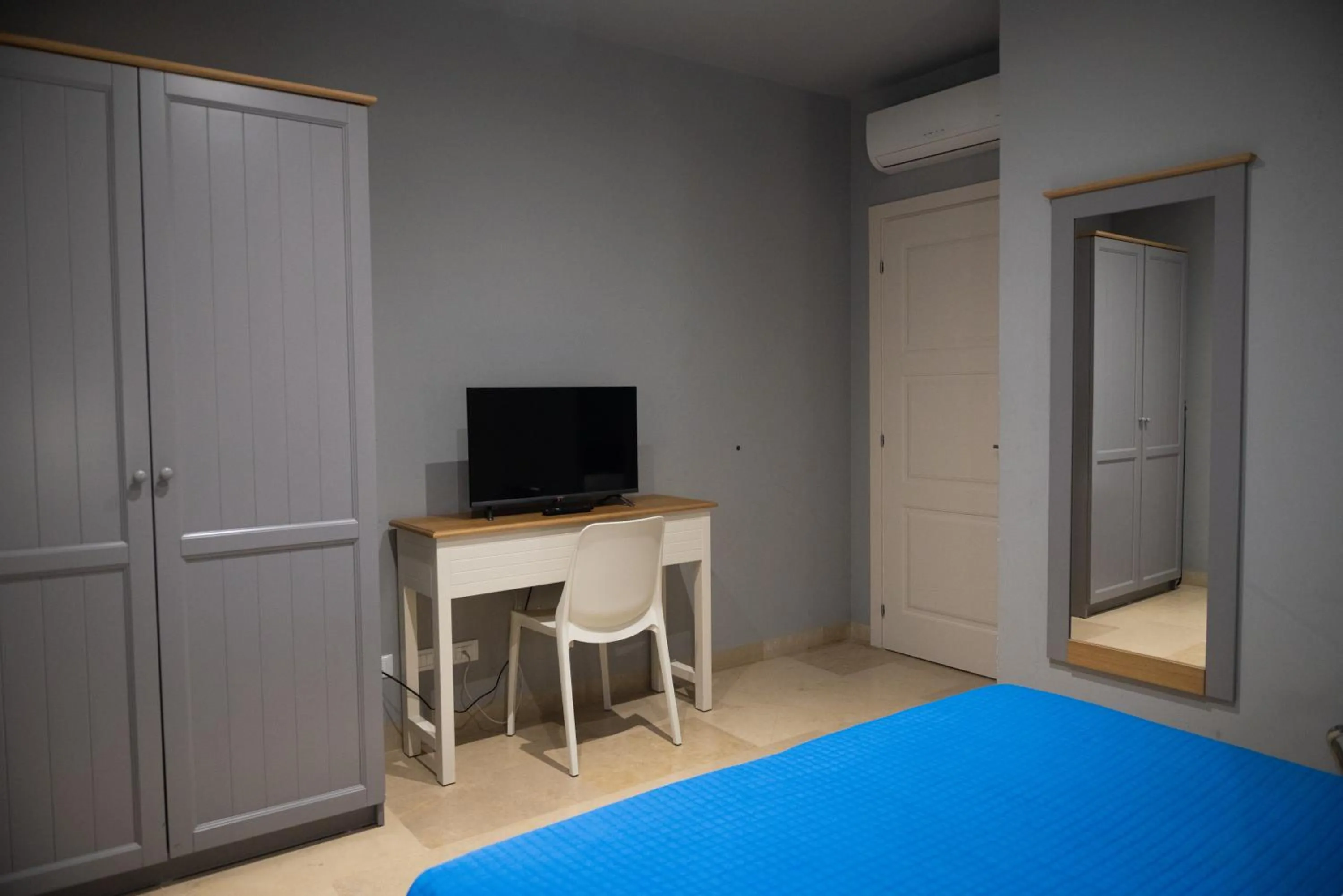 Bedroom, Bed in ZIBIBBO SUITES & ROOMS - Aparthotel in Centro Storico a Trapani