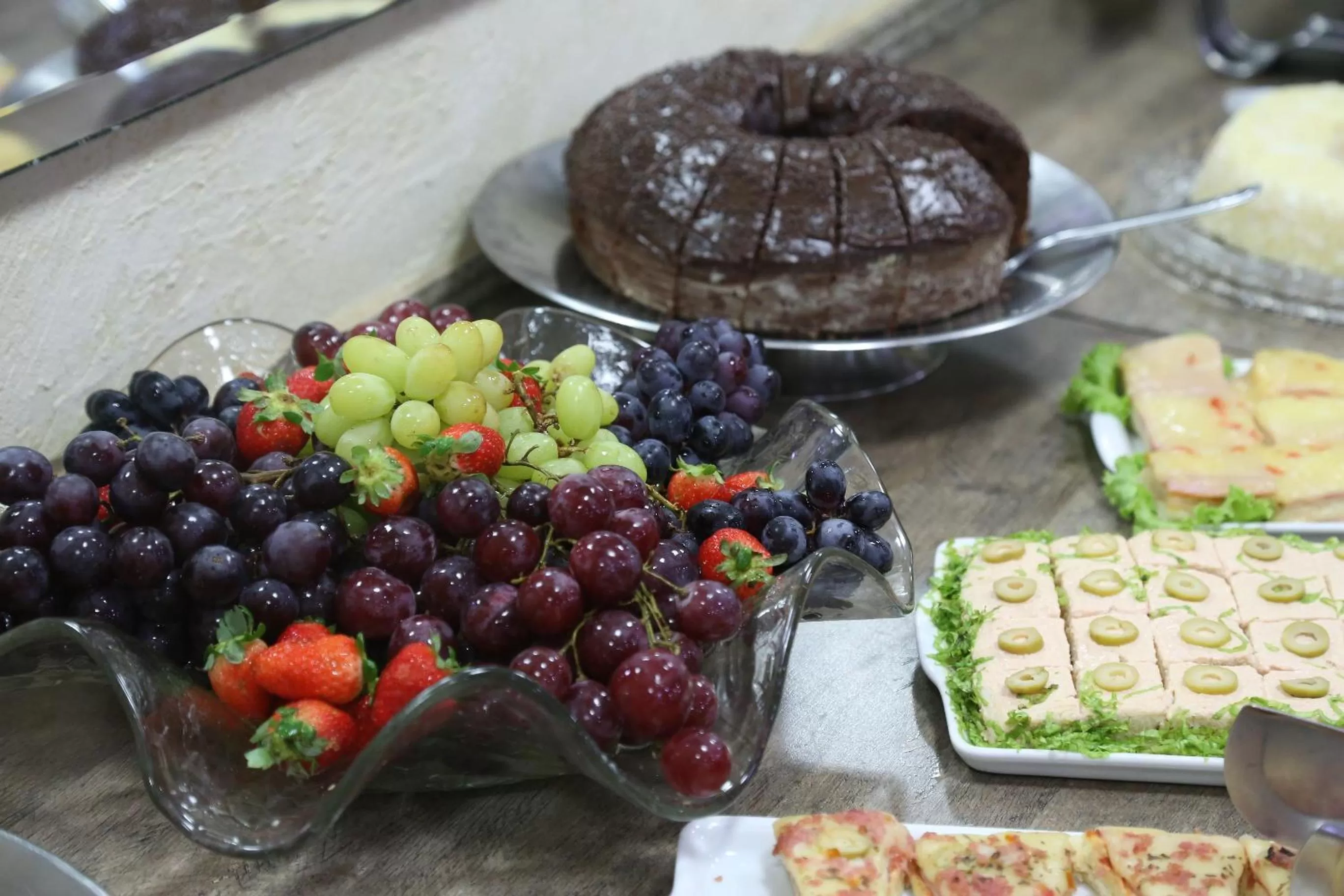 Food in Larison Executive - by Easy Hotéis