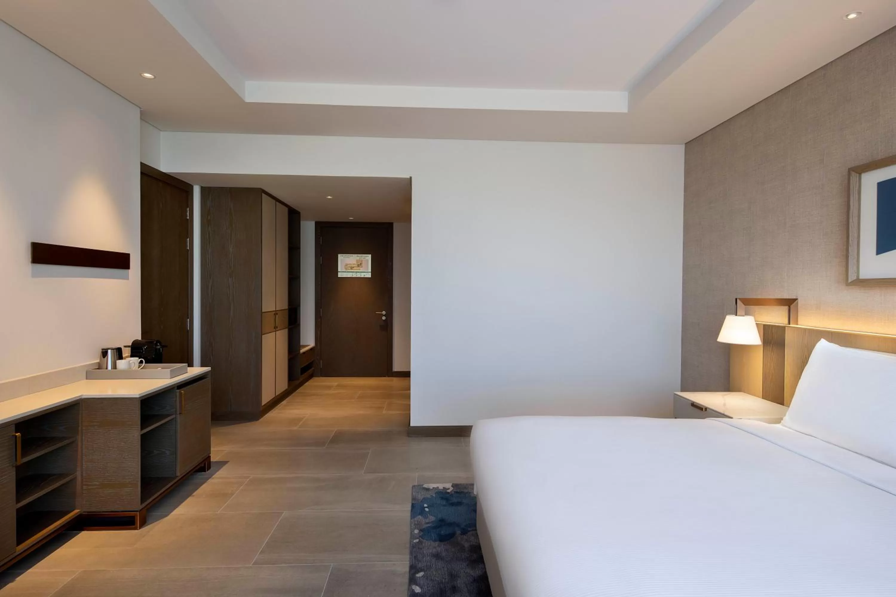 Coffee/tea facilities, Bed in Hilton Abu Dhabi Yas Island