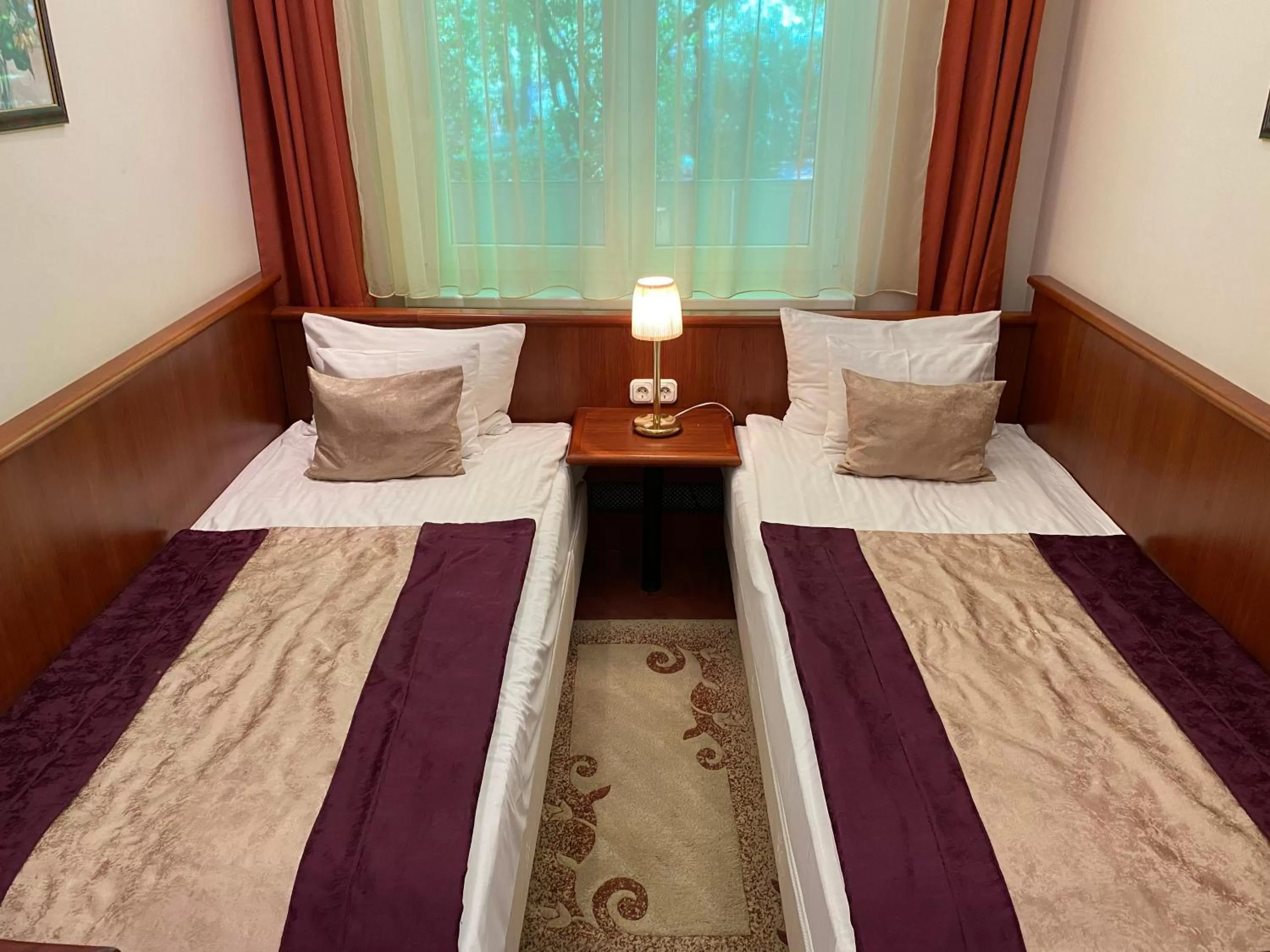 Family, Bed in Gold Hotel Budapest