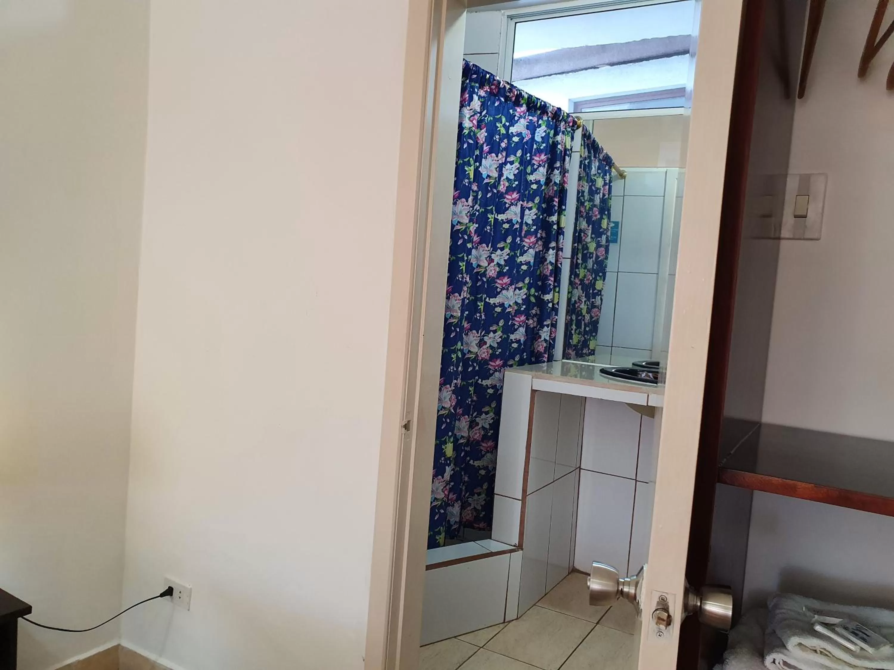 Staff, Bathroom in Hostal Cerro Azul