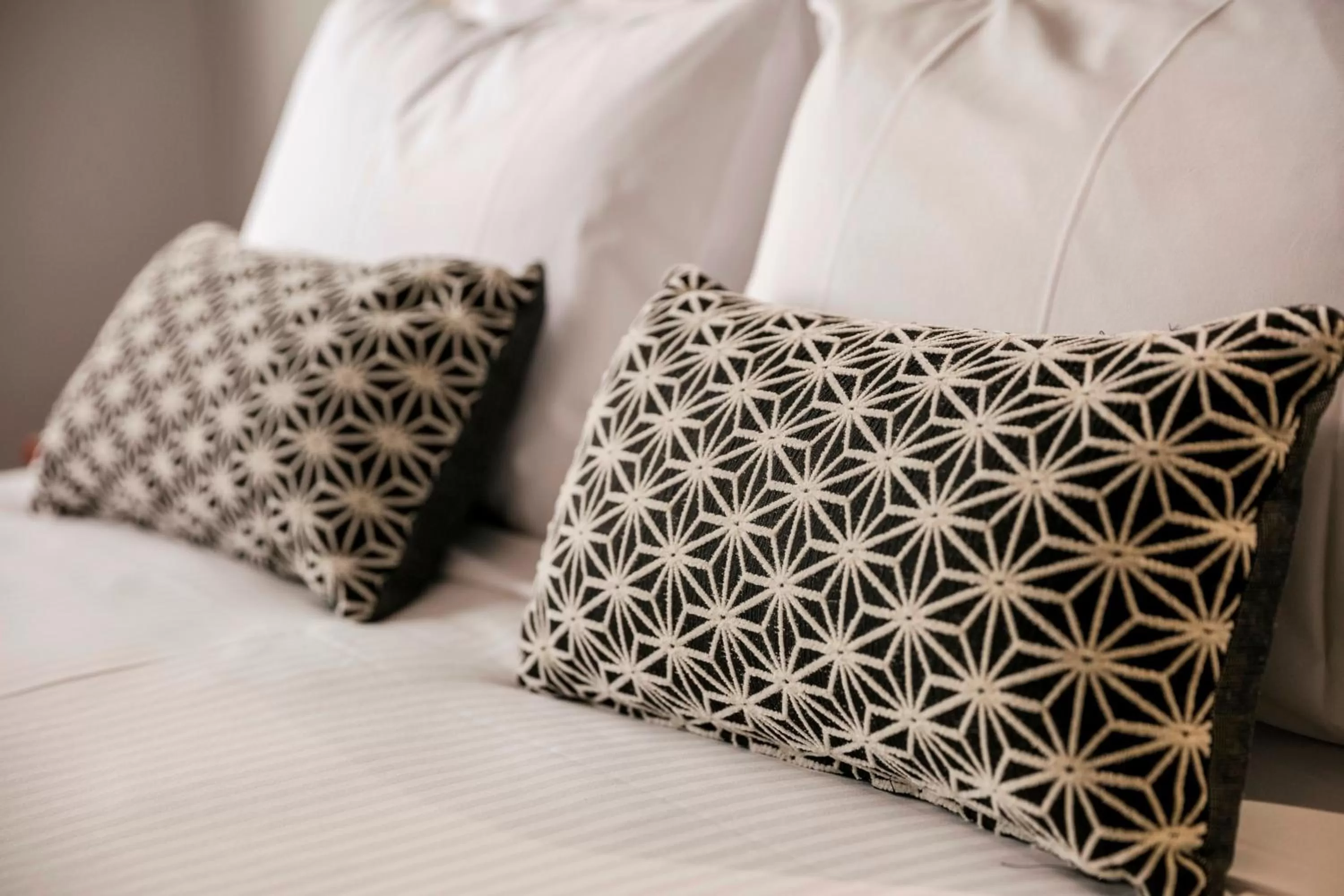 Bedroom, Bed in Nightcap at Camp Hill Hotel