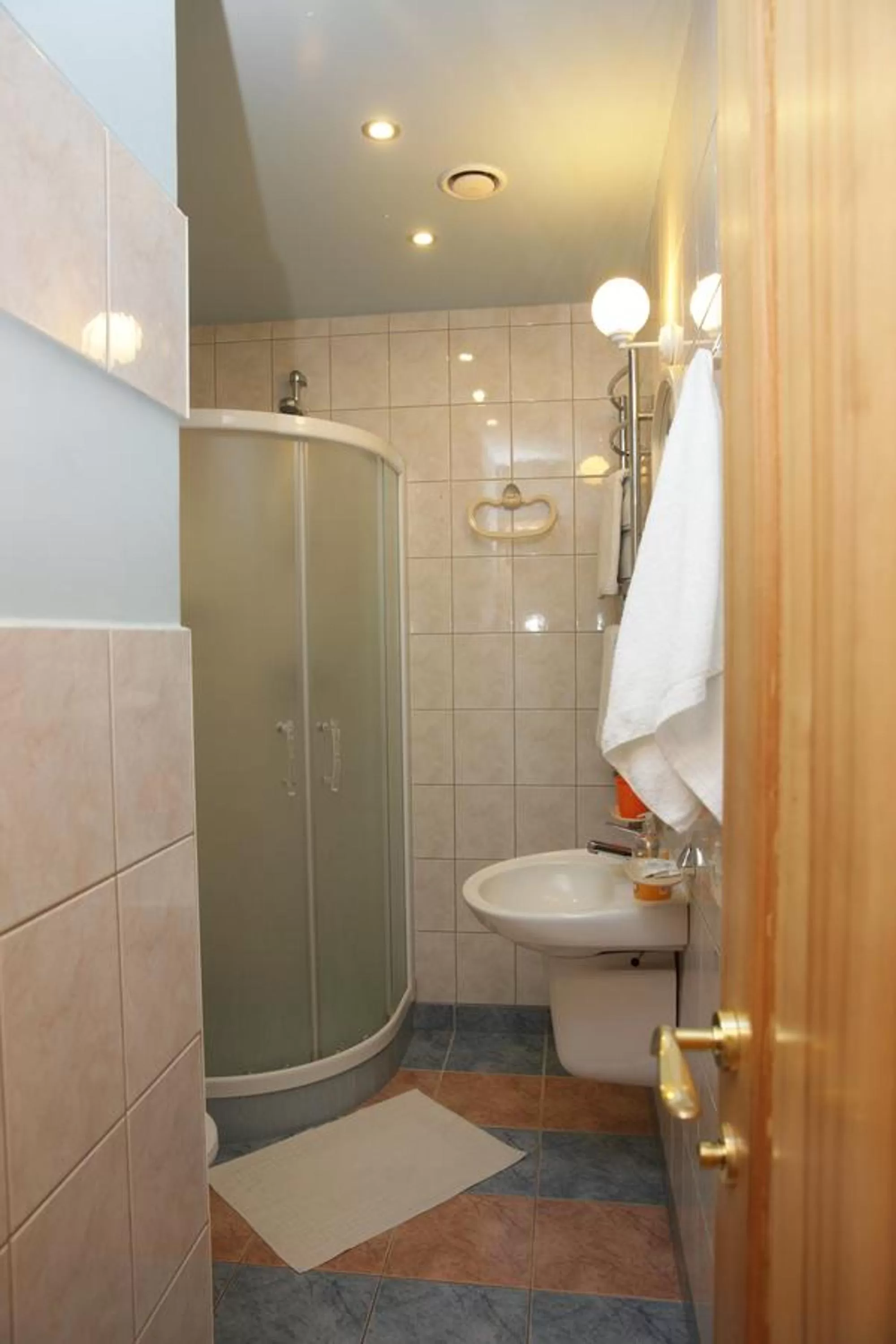 Bathroom in Guest House Linas