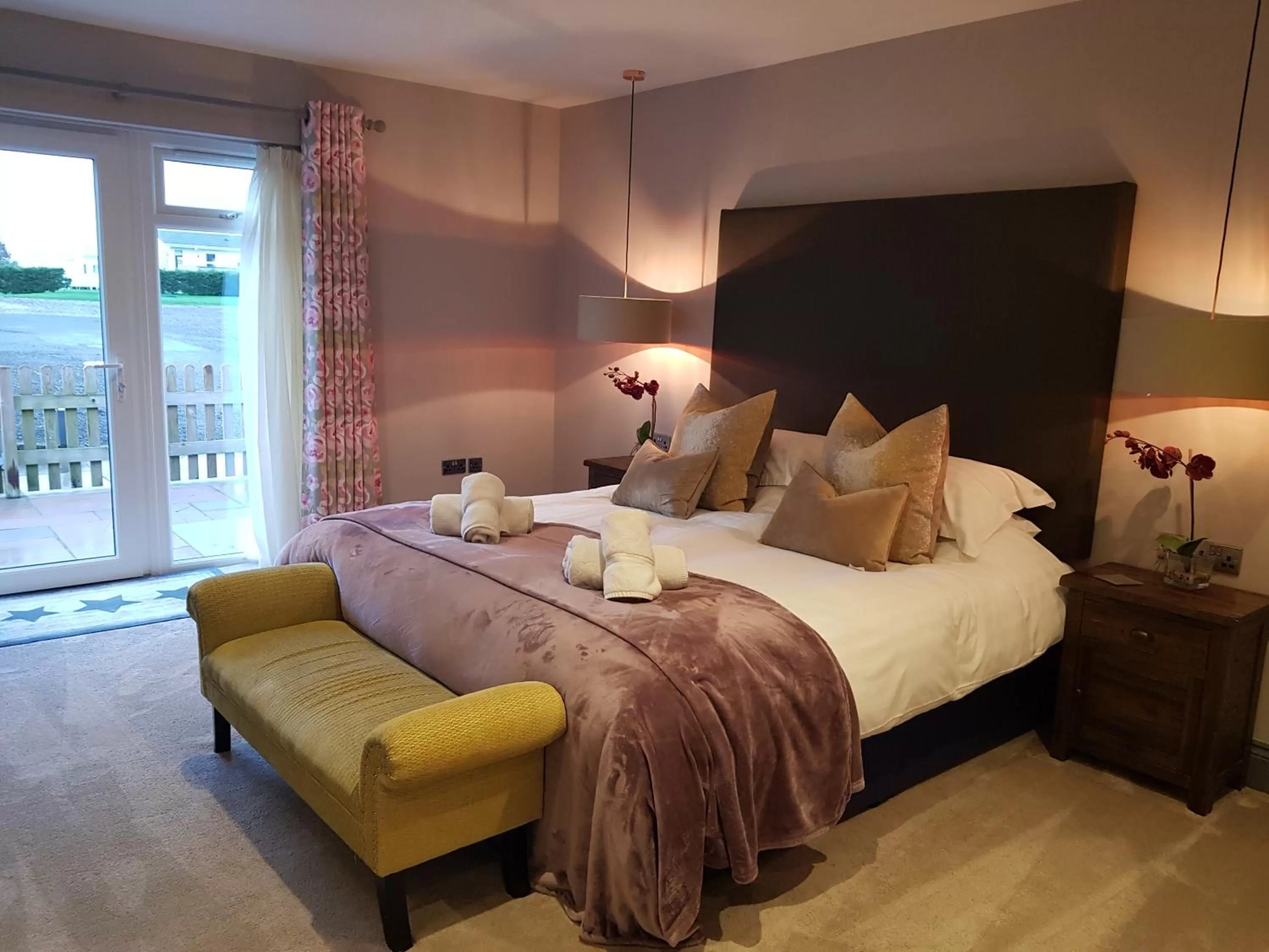 King Room with Garden View in Grange Farm Park