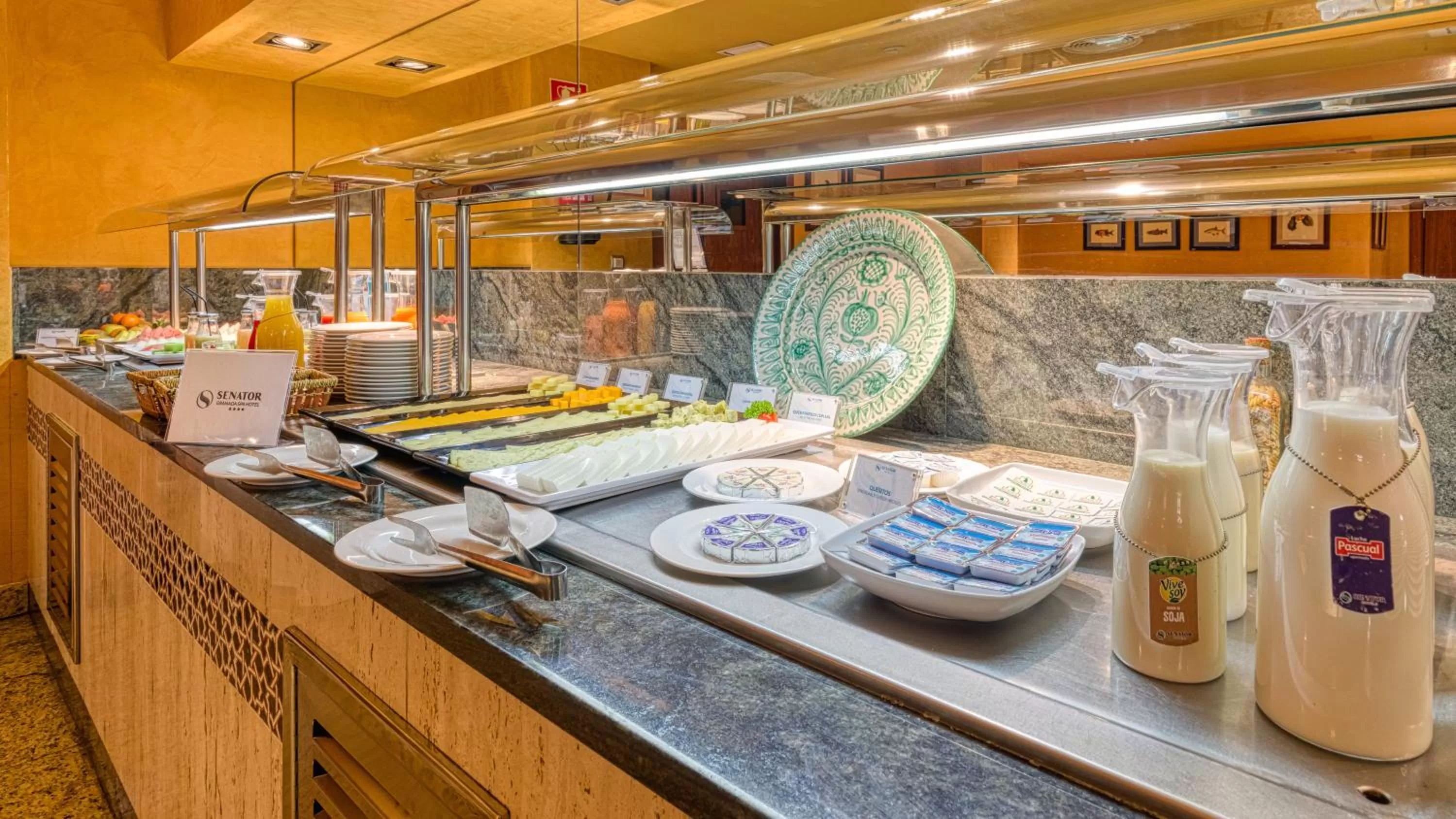 Food in Senator Granada