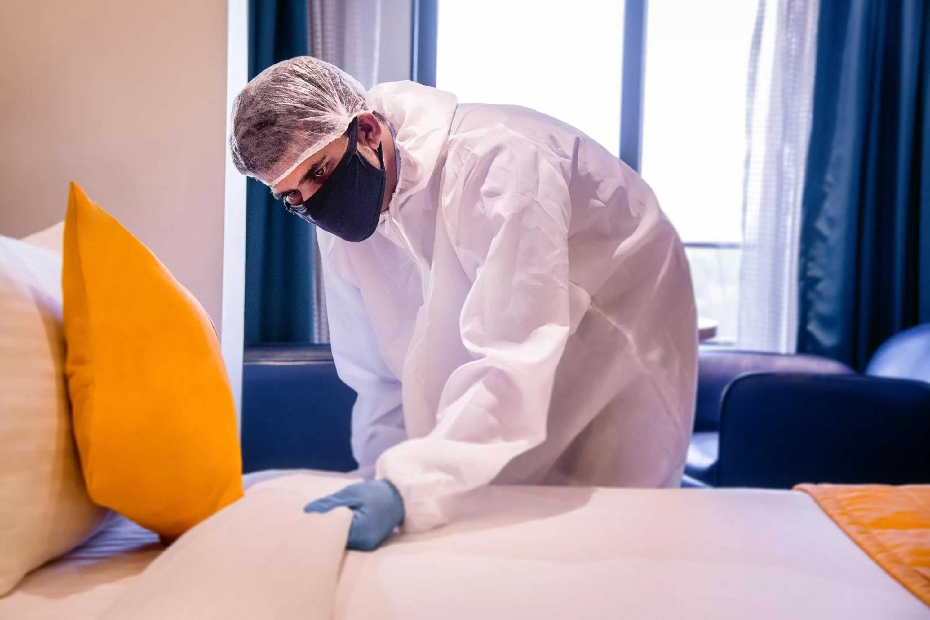 People in Arnna Hotel- Goregaon East