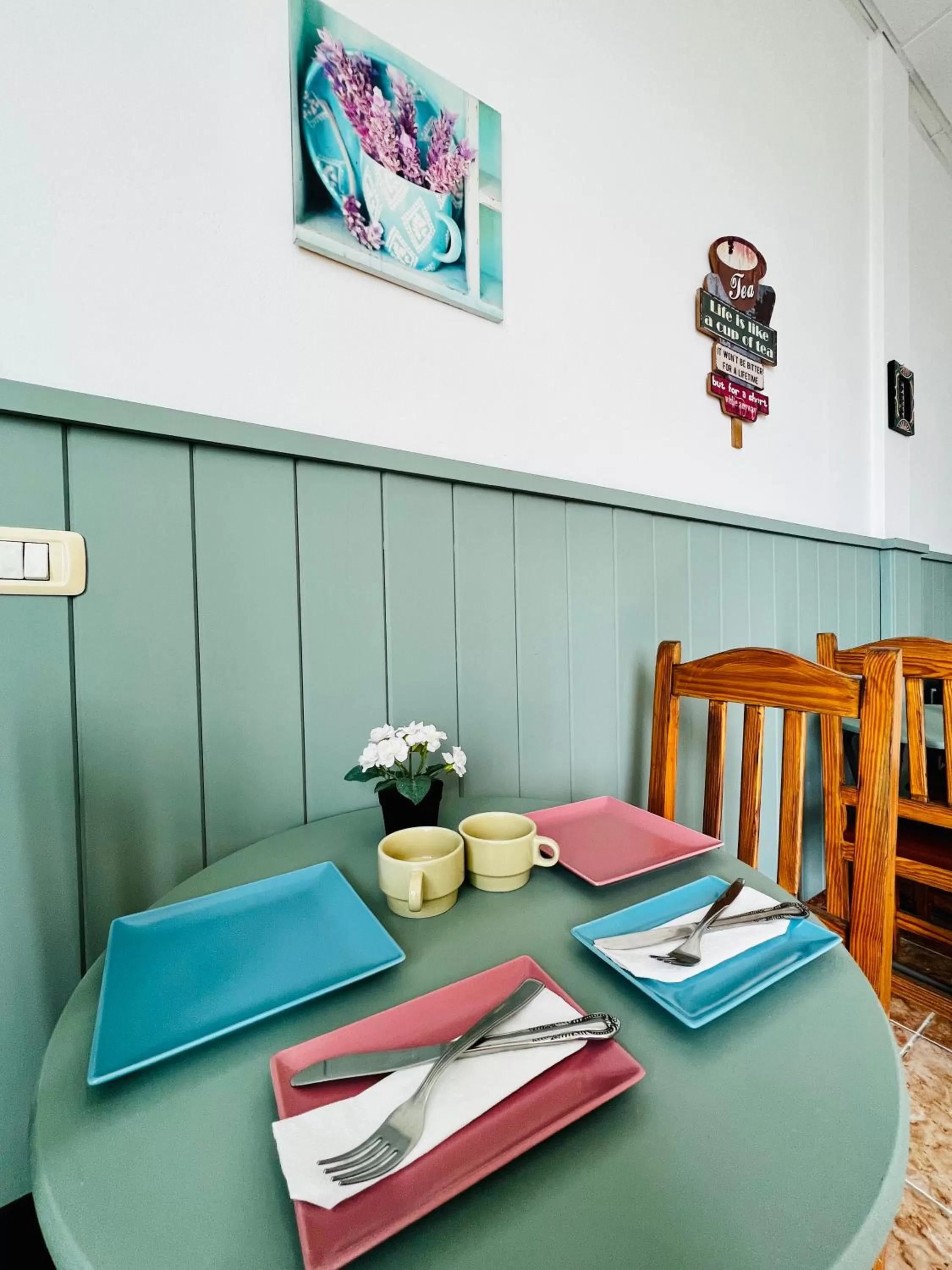 Food and drinks in El jardin de Iris