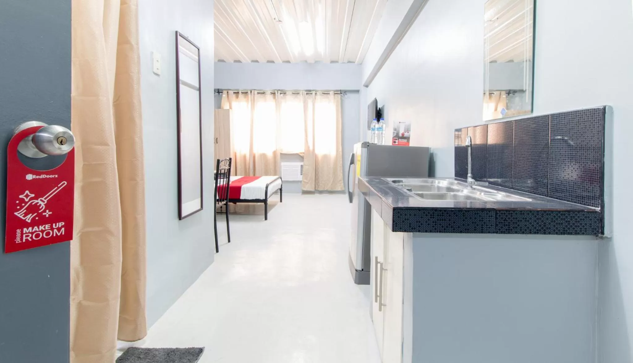 Kitchen or kitchenette in RedDoorz @ Sunfields Lipa Batangas