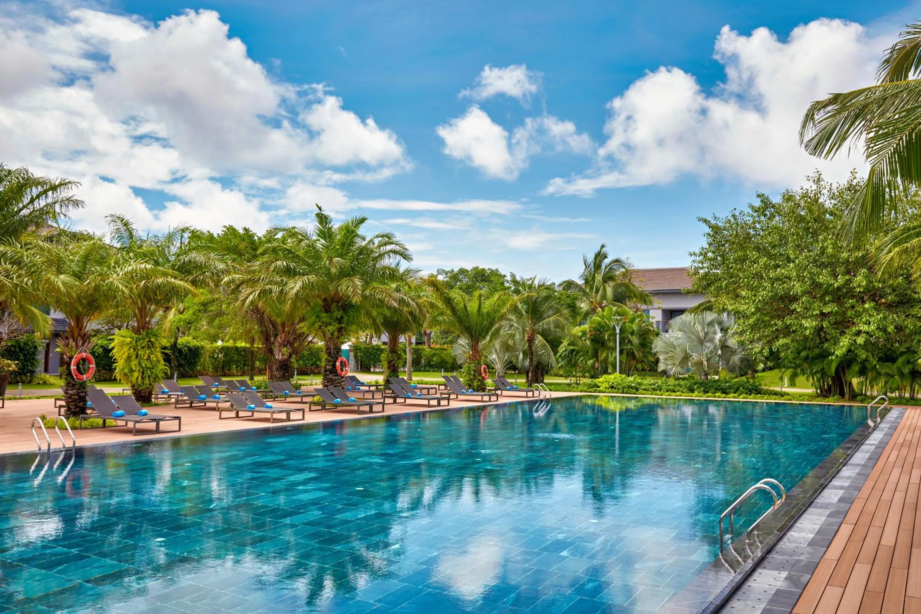 Swimming pool in Best Western Premier Sonasea Villas Phu Quoc