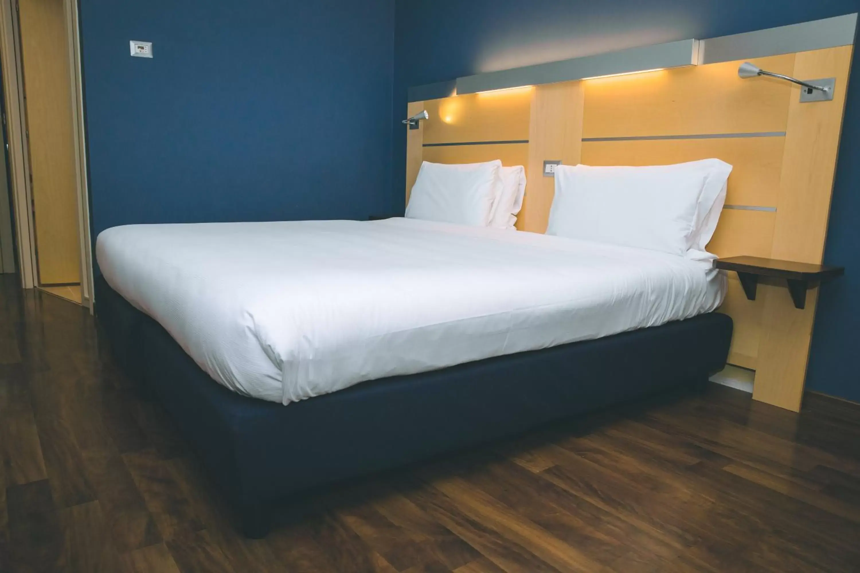 Holiday Inn Express Milan-Malpensa Airport by IHG Holiday Inn Express Milan-Malpensa Airport by IHG