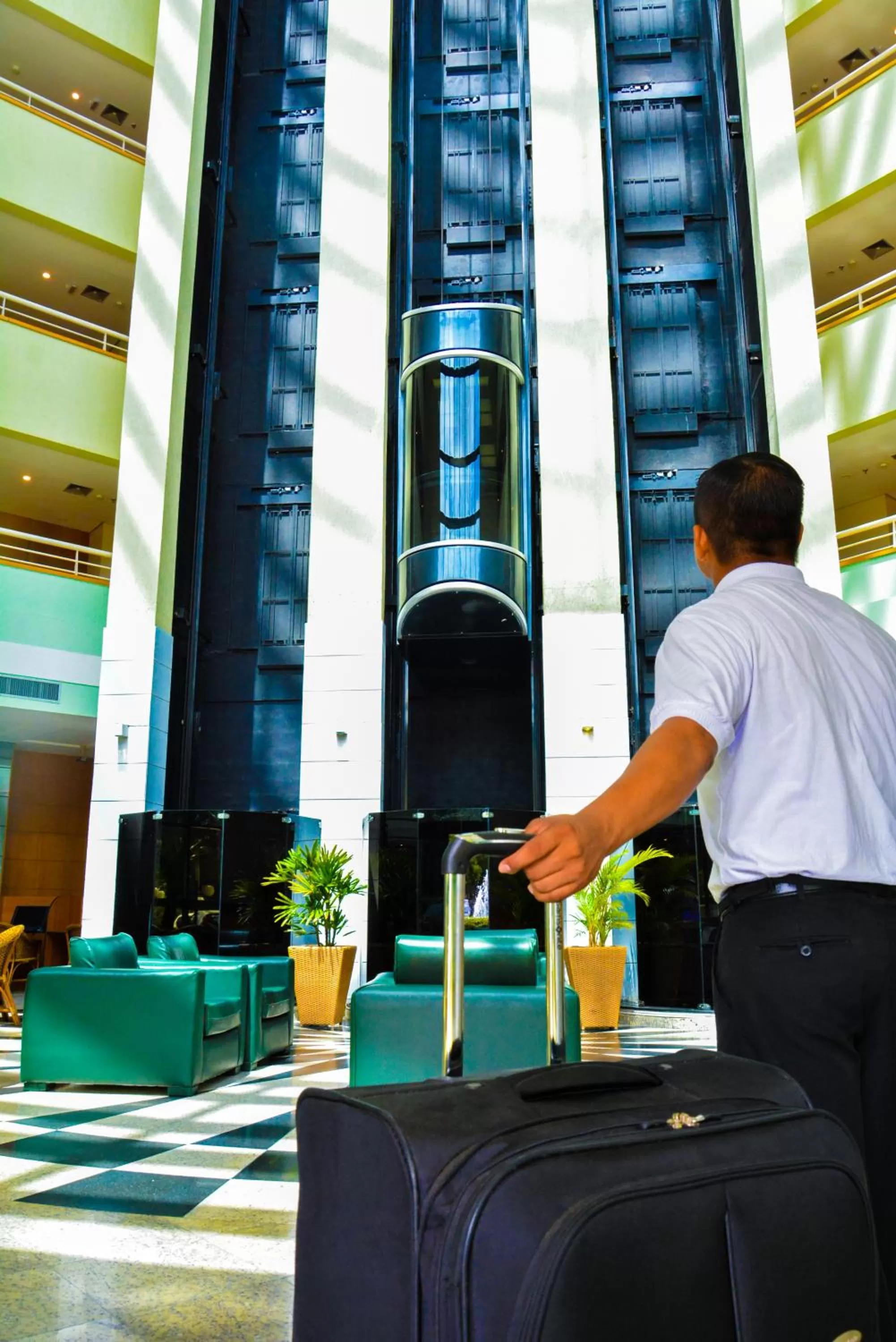 Lobby or reception in Tropical Executive Hotel