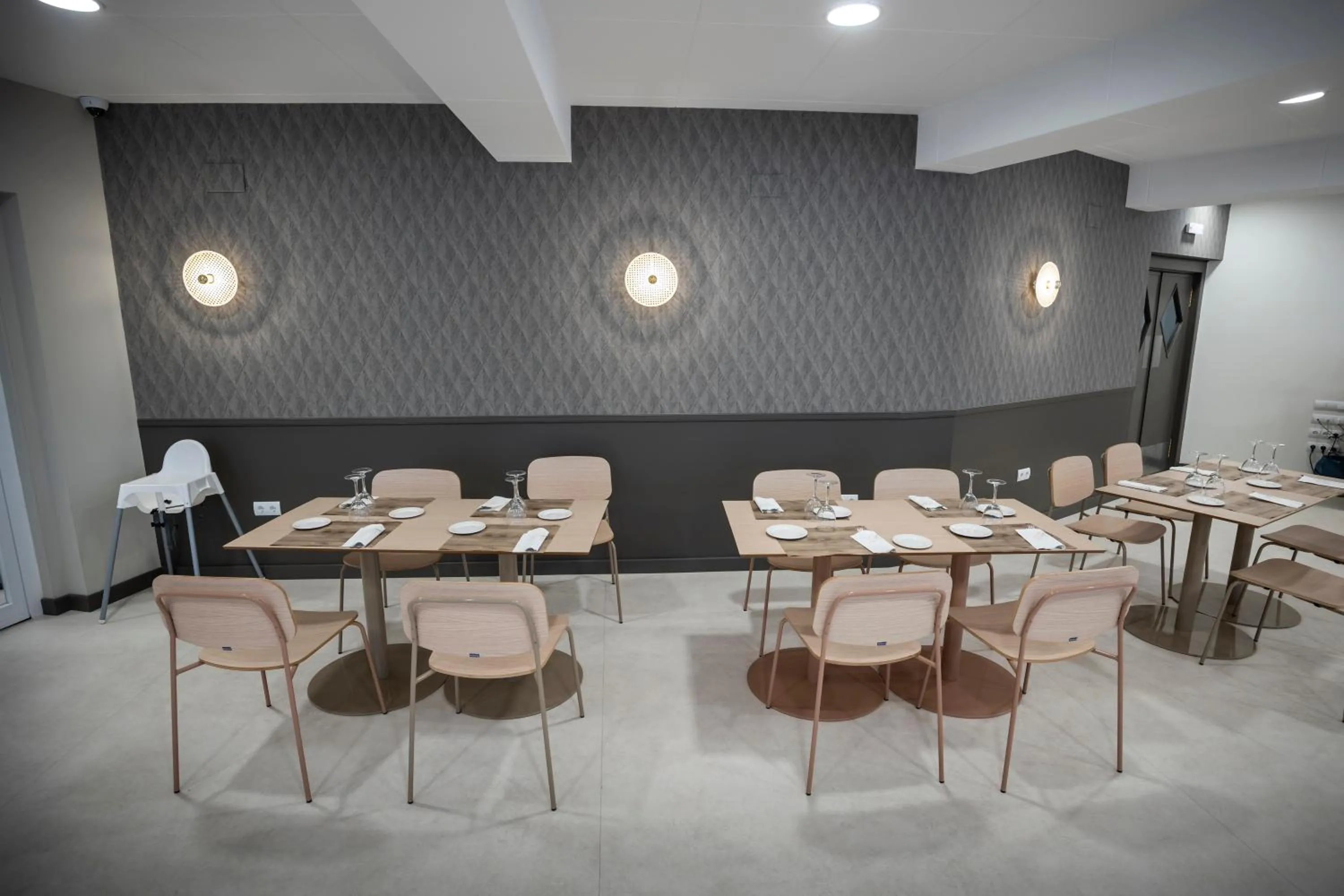 Restaurant/places to eat in Hotel Restaurante Cadosa