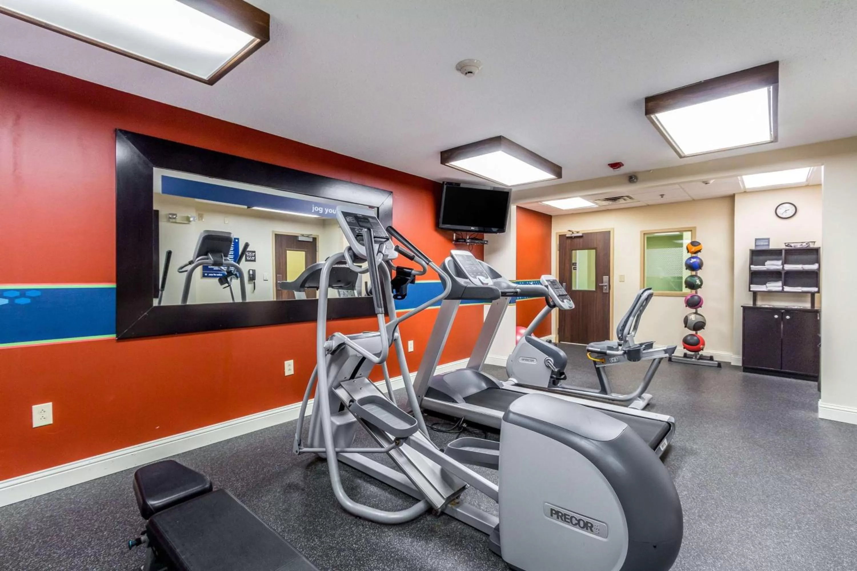 Fitness centre/facilities in Hampton Inn Jackson Pearl Intrntl Airport