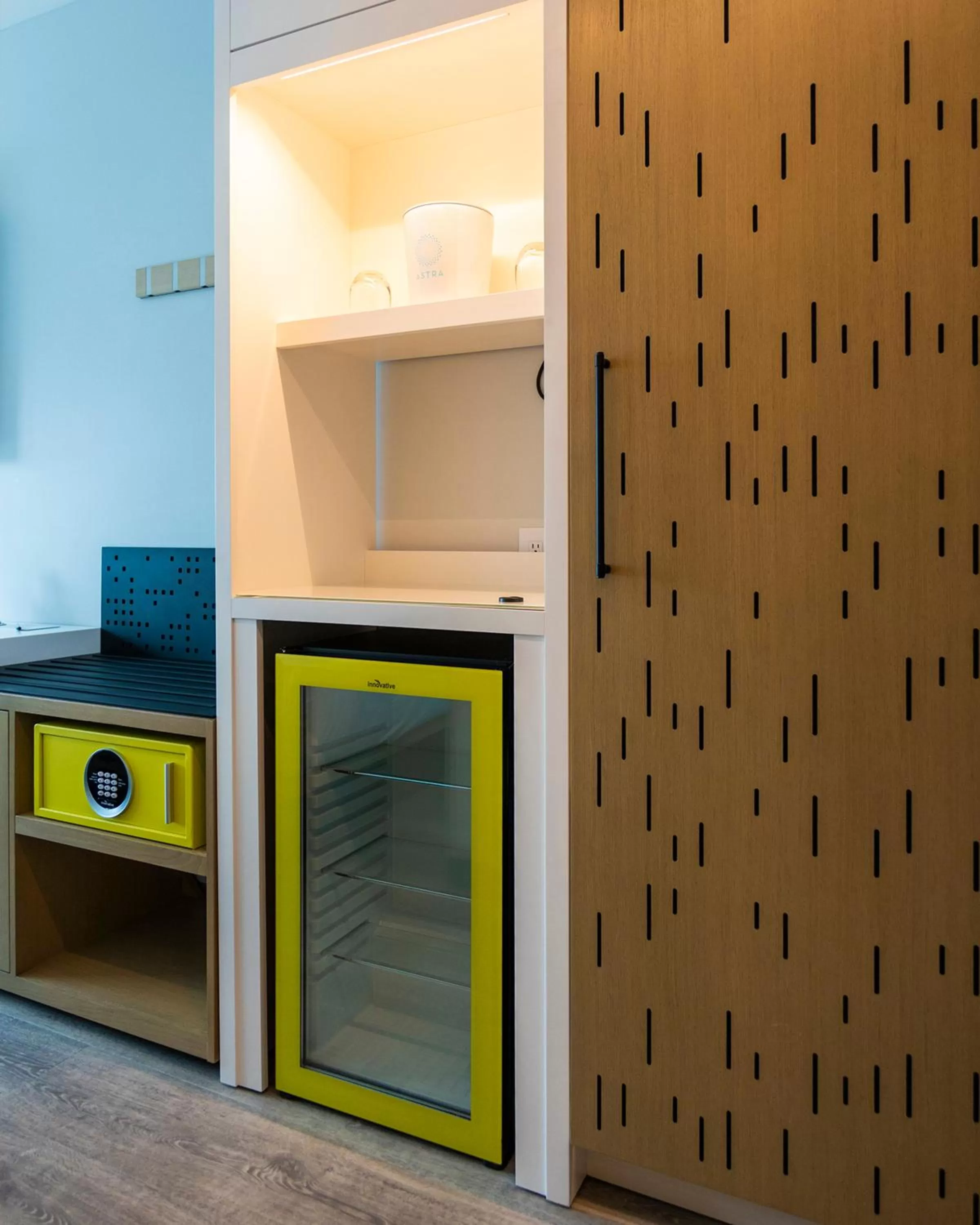 Deluxe King Room - Hearing Accessible in Astra Hotel, Seattle, a Tribute Portfolio Hotel