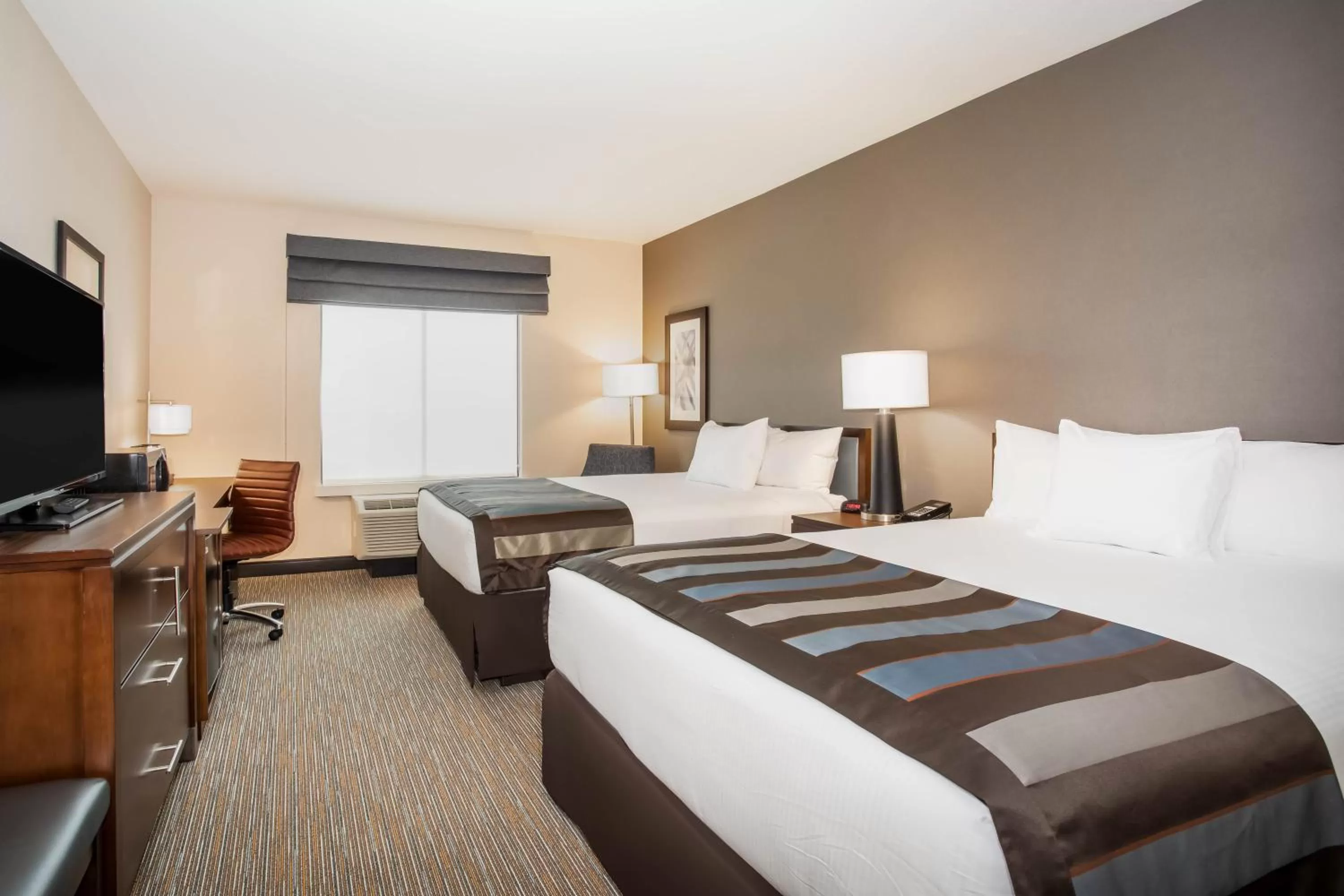 Photo of the whole room, Bed in Wingate by Wyndham Denver Airport