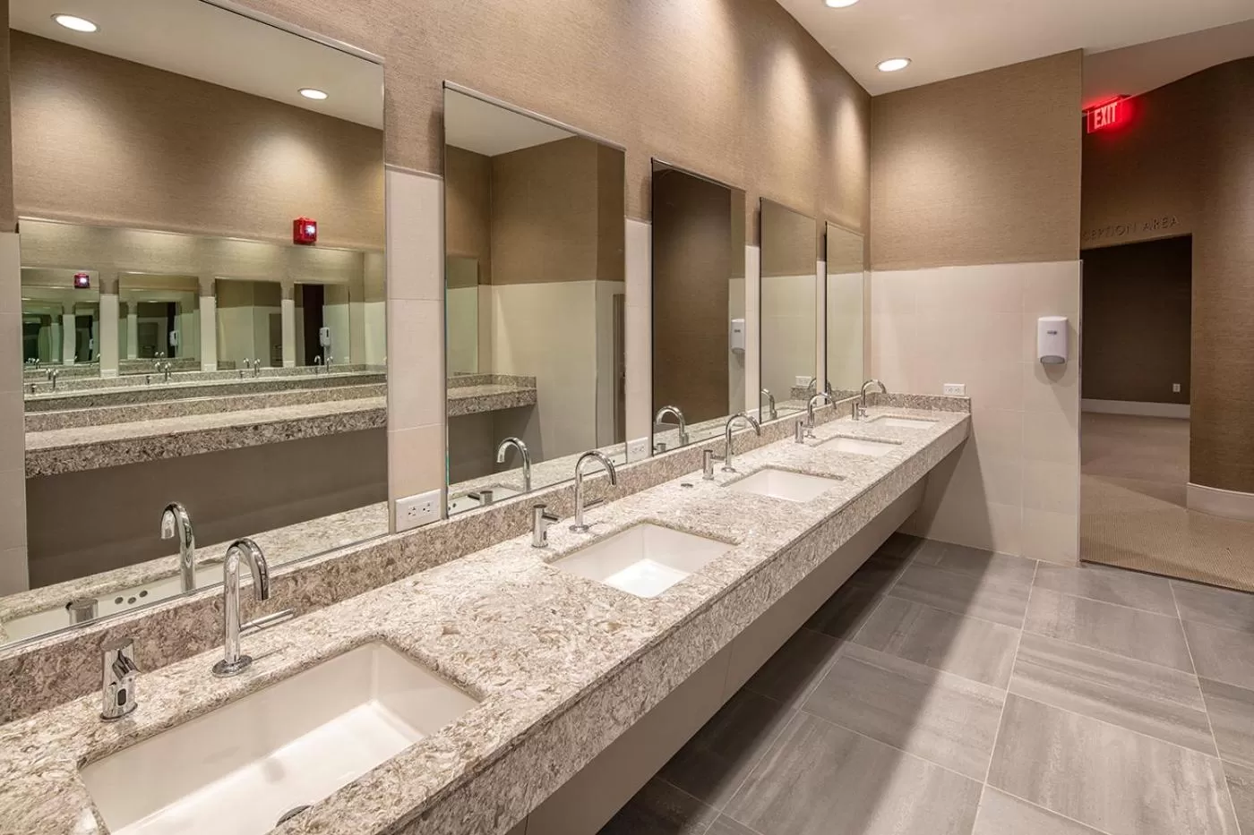 Toilet in YO1 Longevity & Health Resorts, Catskills