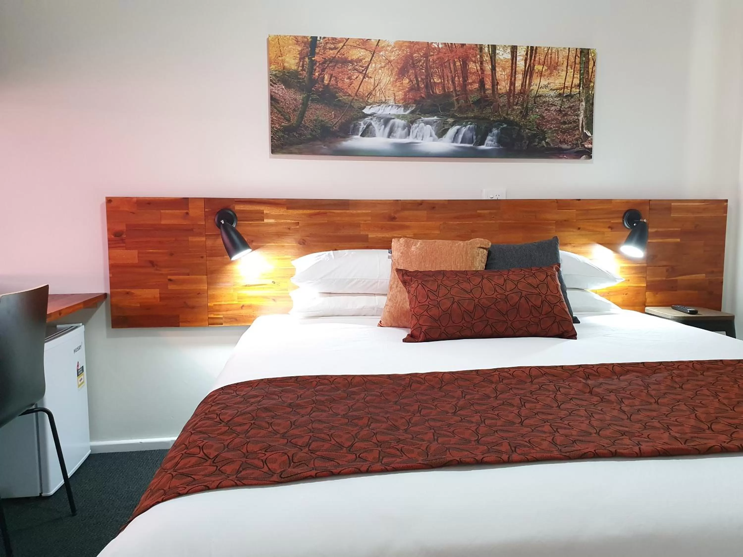 Bed in Black Sheep Motel Goulburn