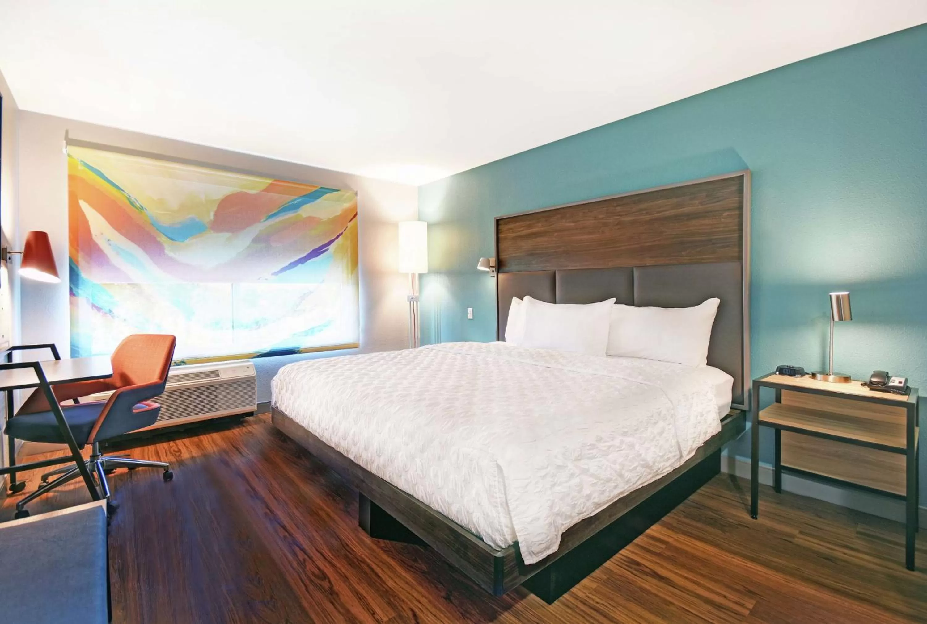 Bed in Tru By Hilton Grand Rapids Airport