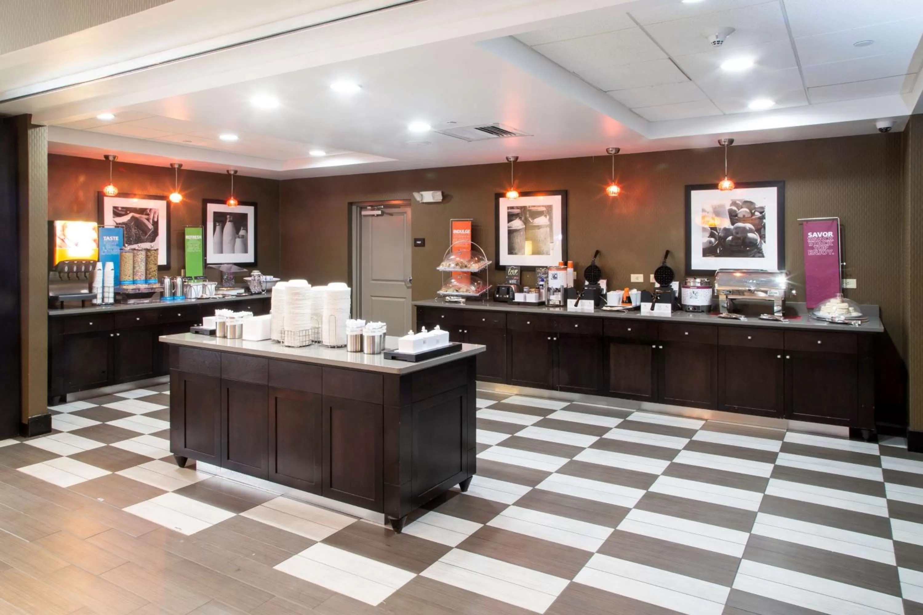 Breakfast in Hampton Inn Oxford/Conference Center